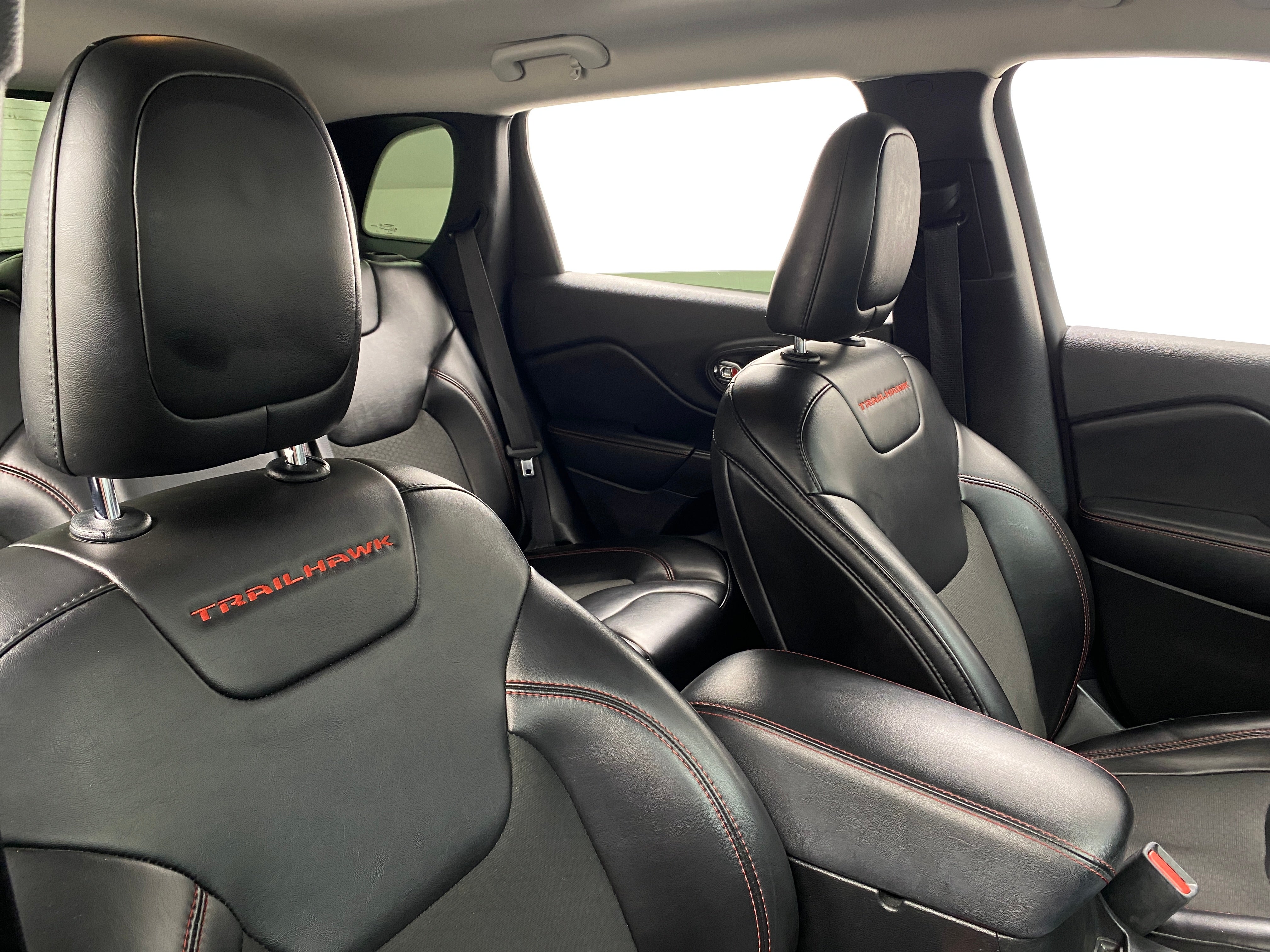 2019 Jeep Cherokee Trailhawk 2