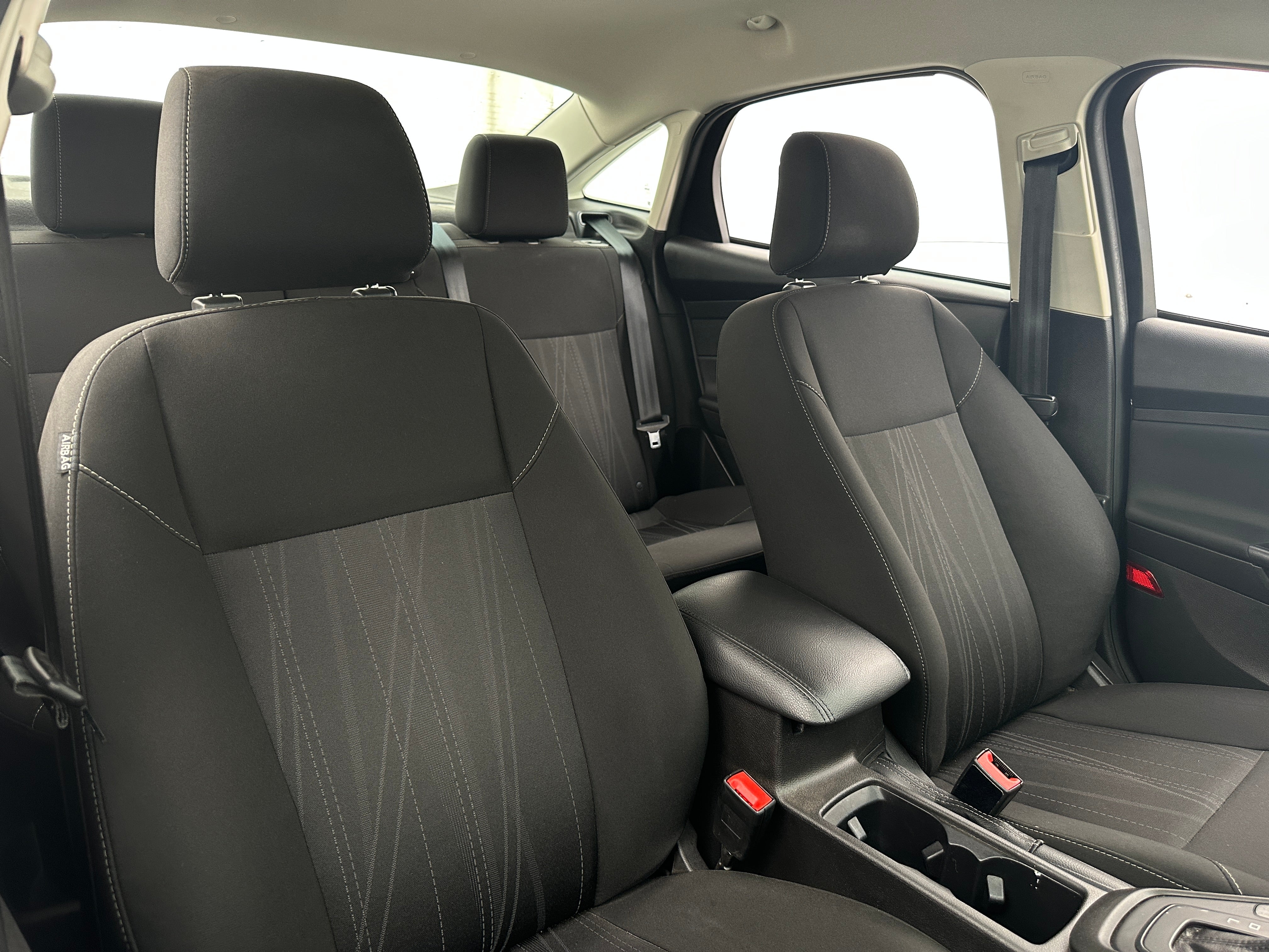 2018 Ford Focus SE 2