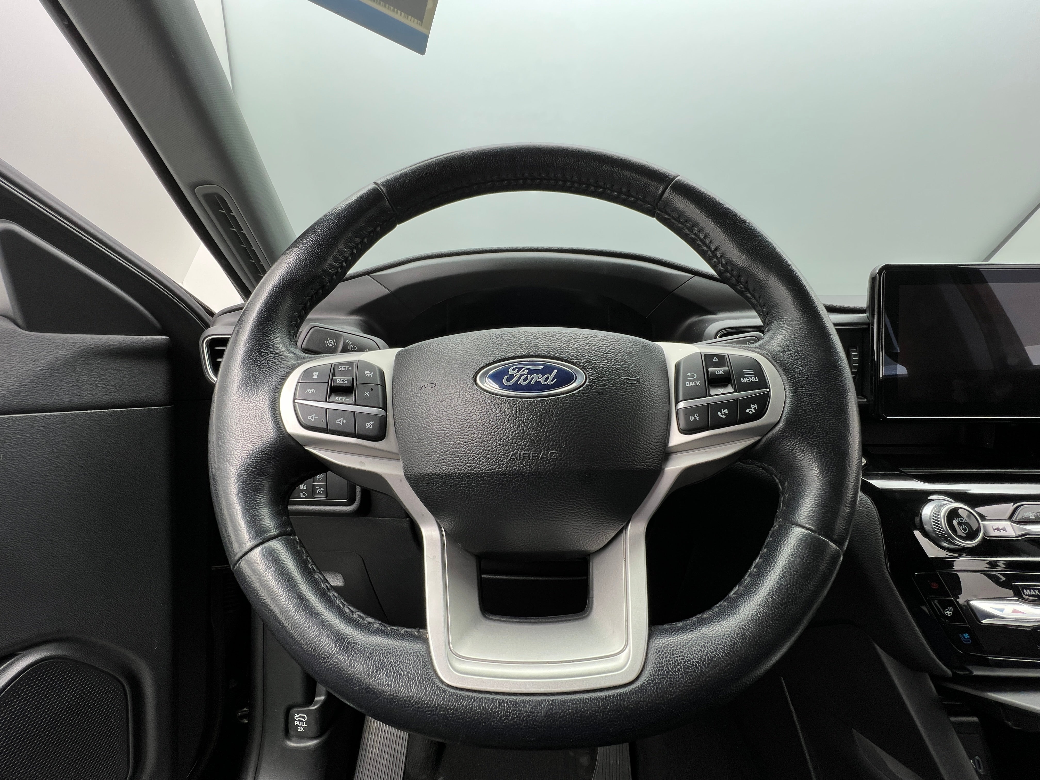 2023 Ford Explorer Limited 4