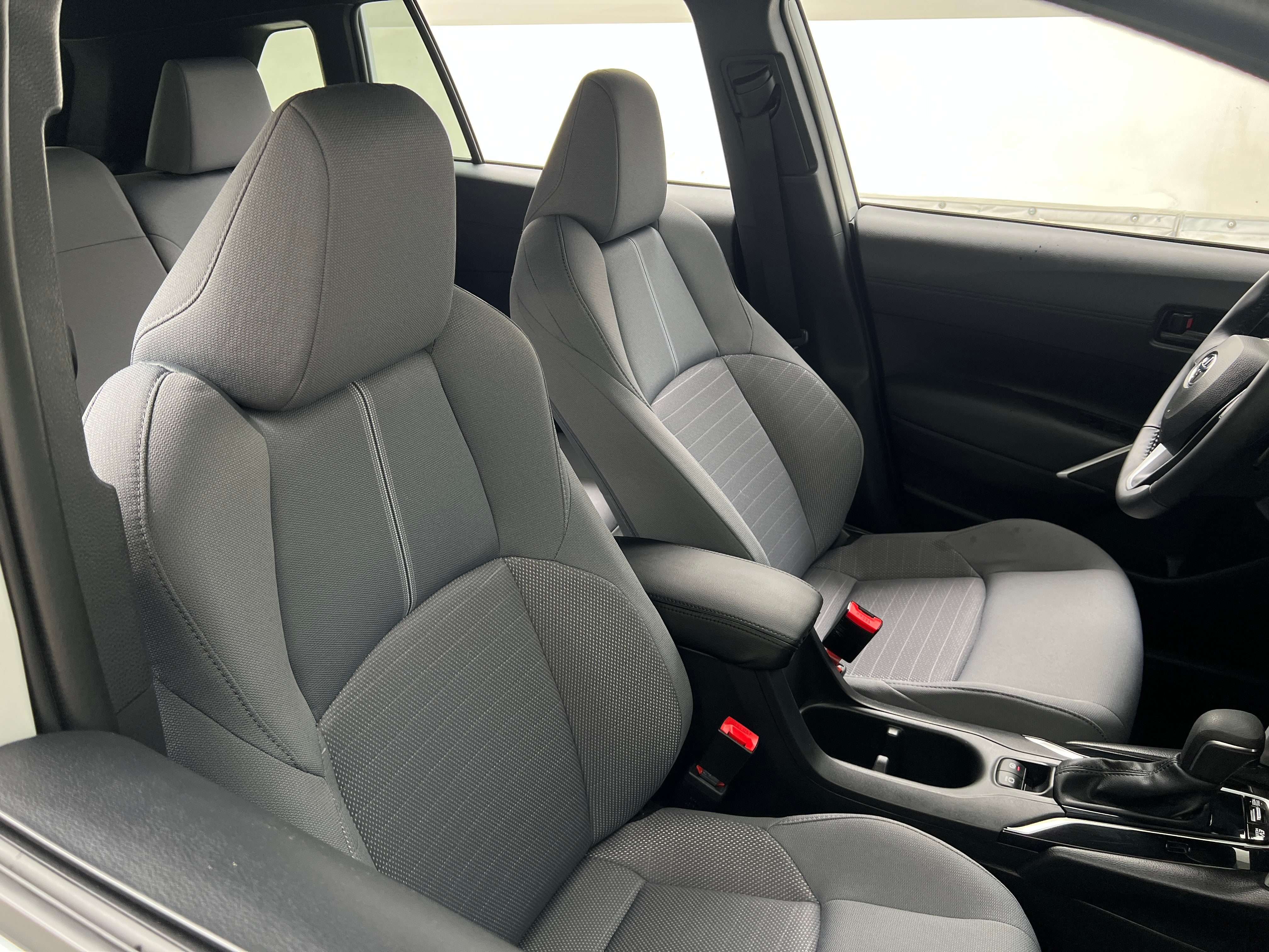 2024 Toyota Corolla Cross SE 2