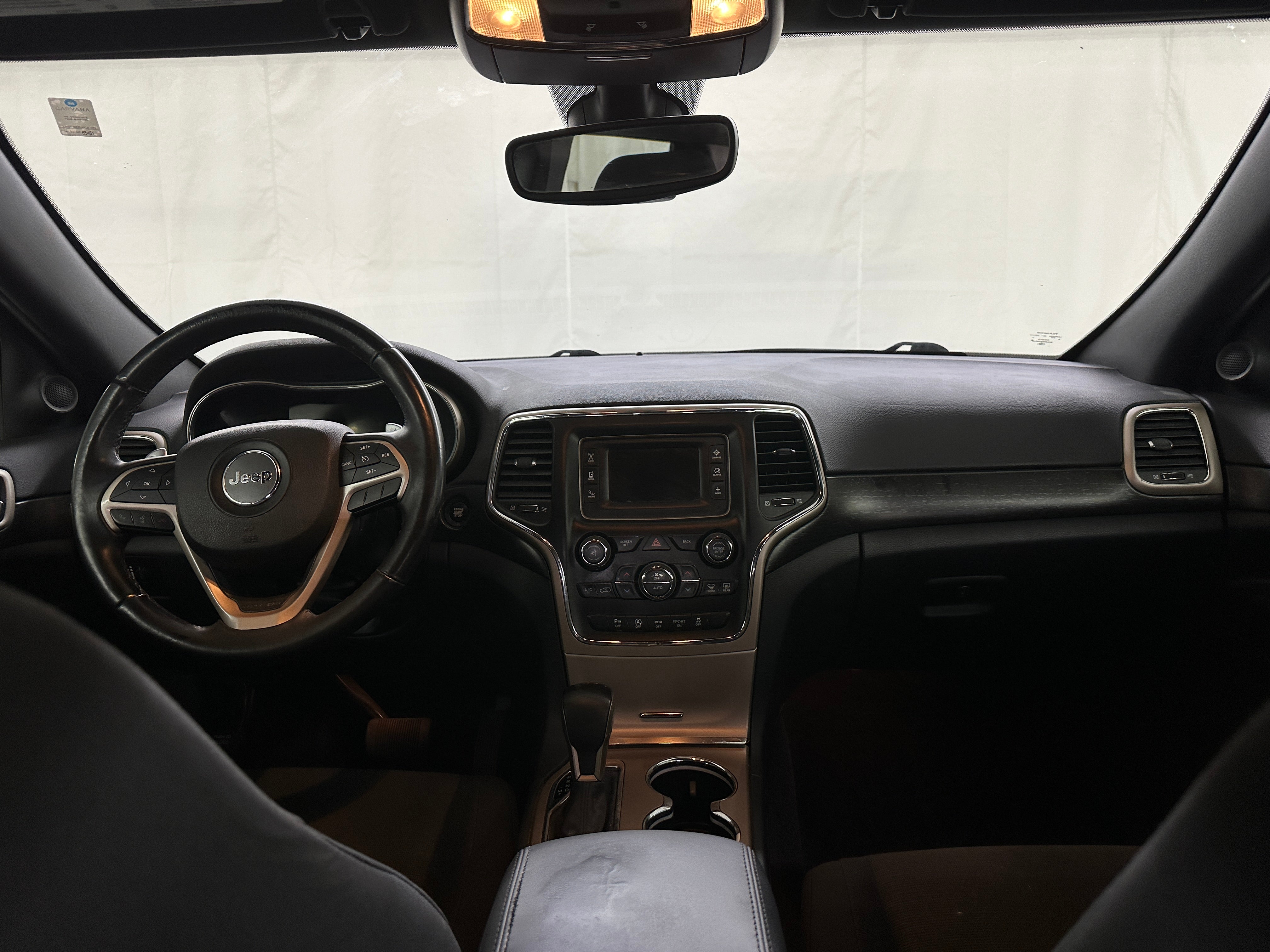 2017 Jeep Grand Cherokee Laredo 3