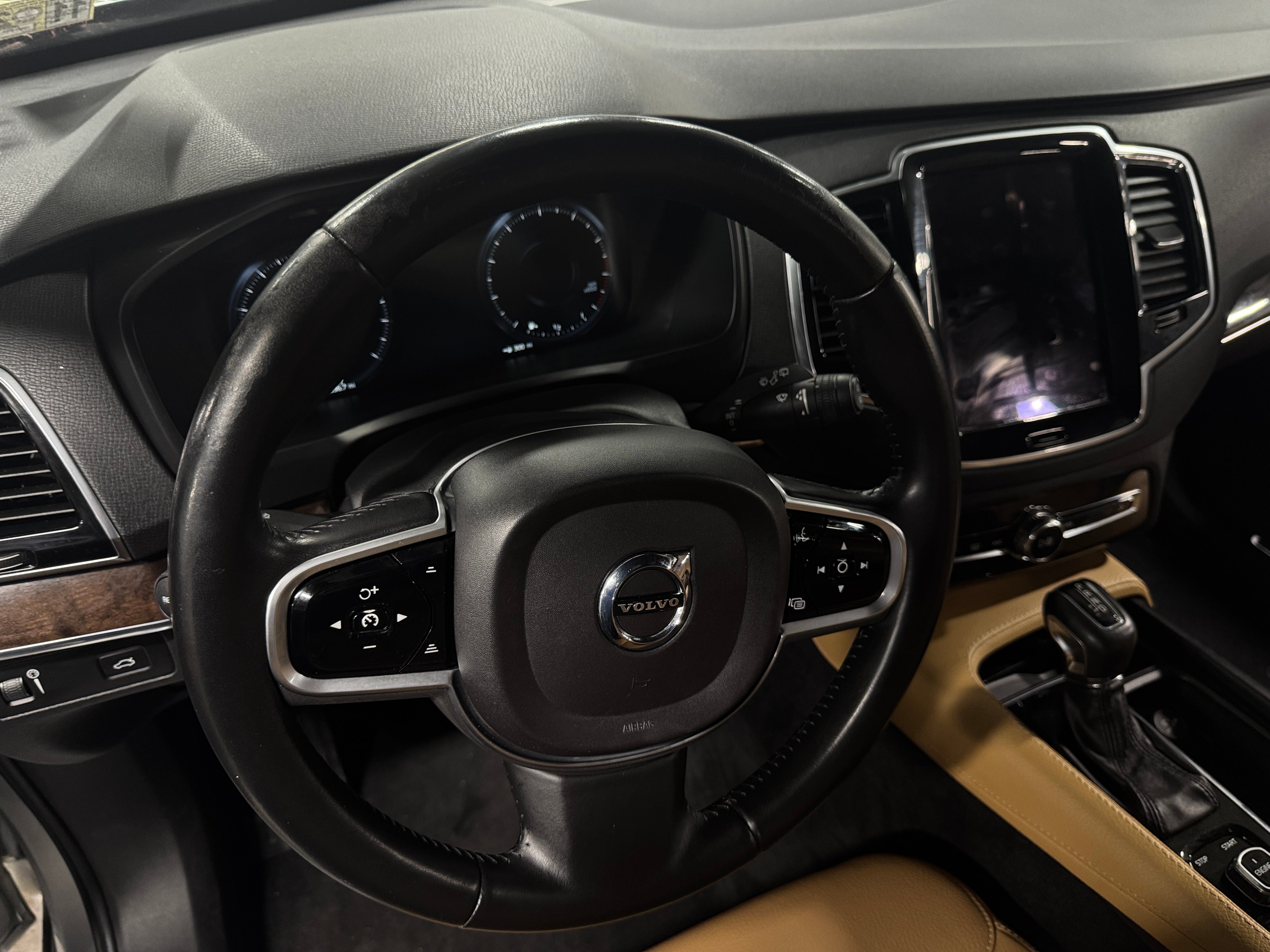 2017 Volvo XC90 T6 Momentum 4