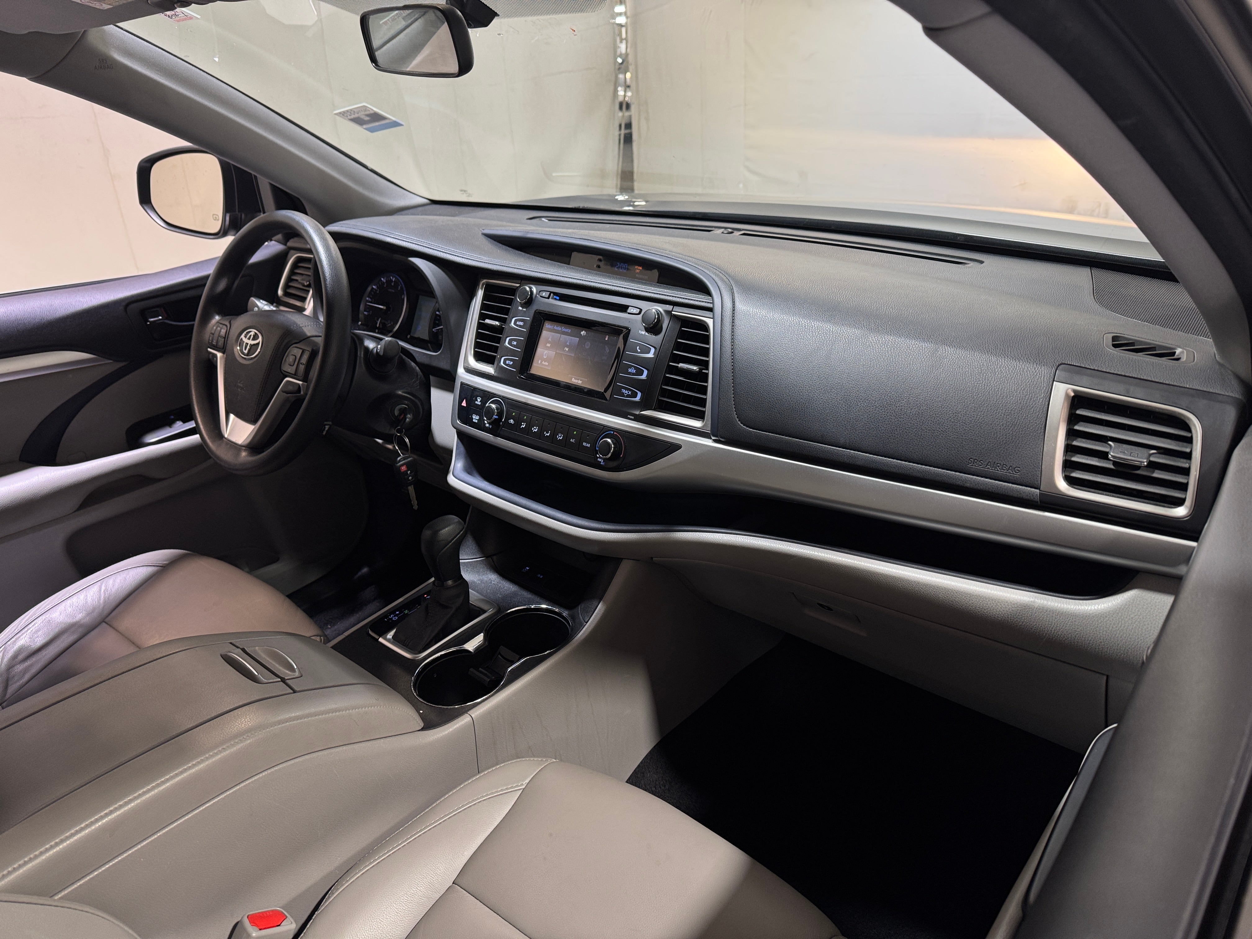 2016 Toyota Highlander LE 3