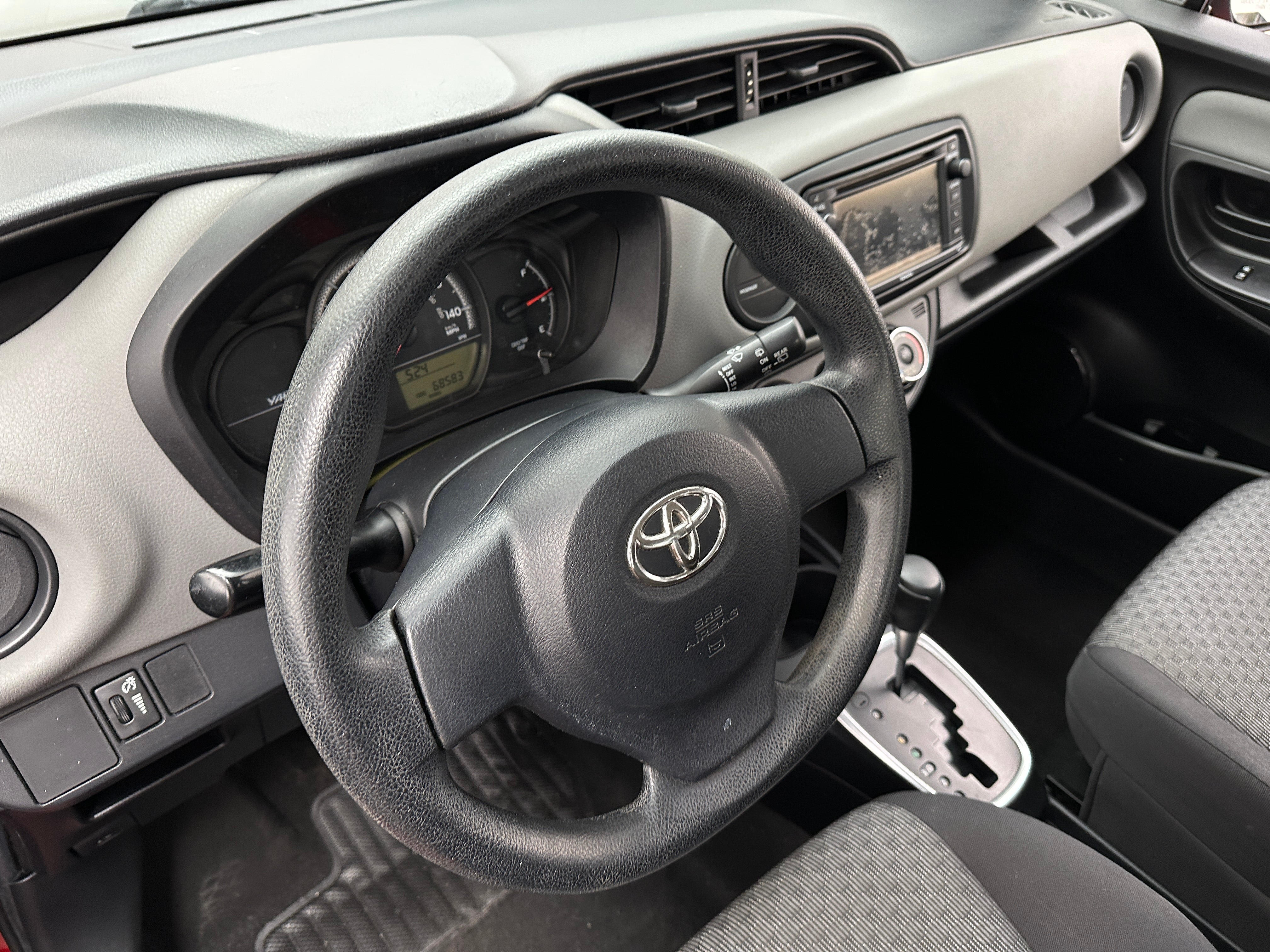 2016 Toyota Yaris L 5