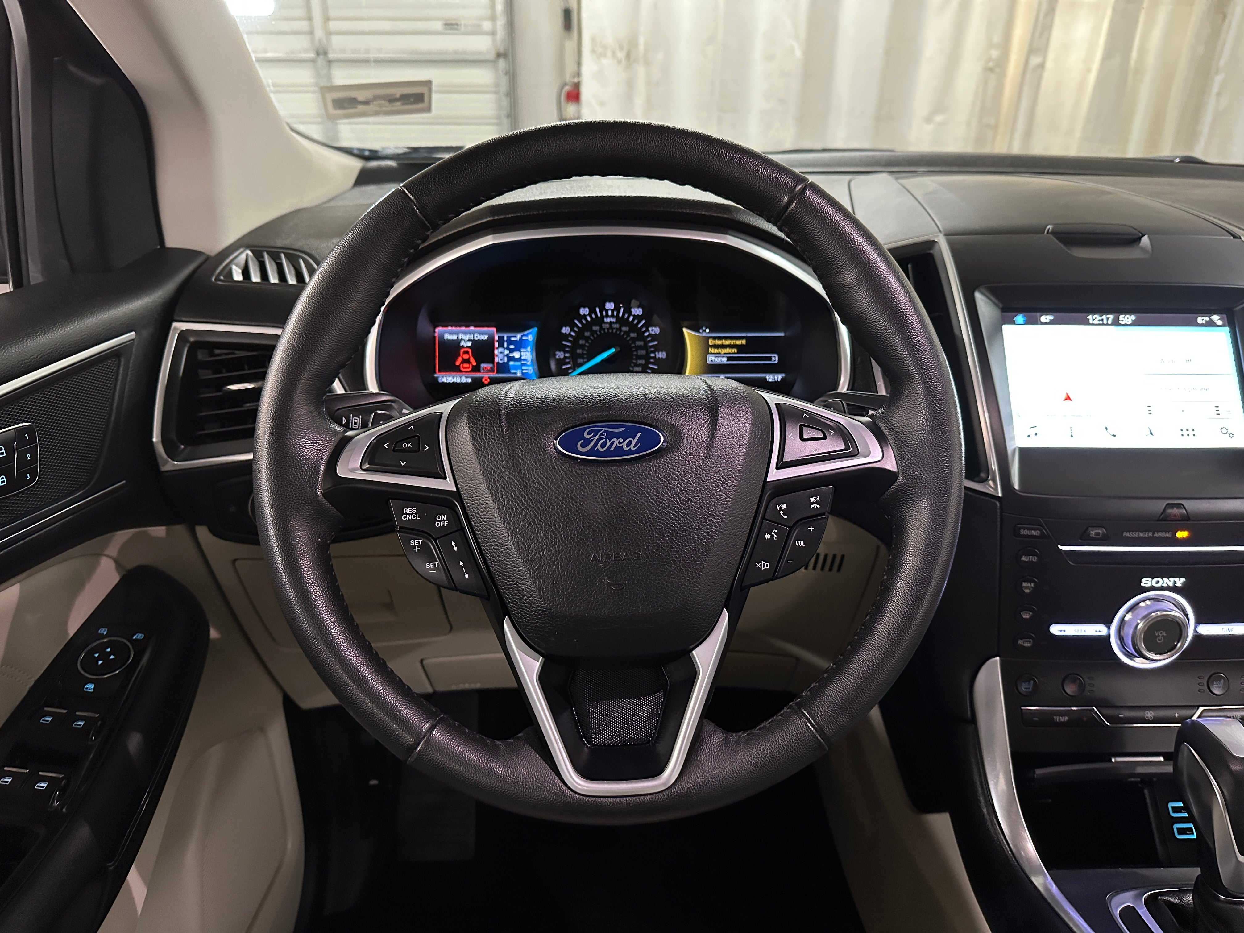 2017 Ford Edge Titanium 4