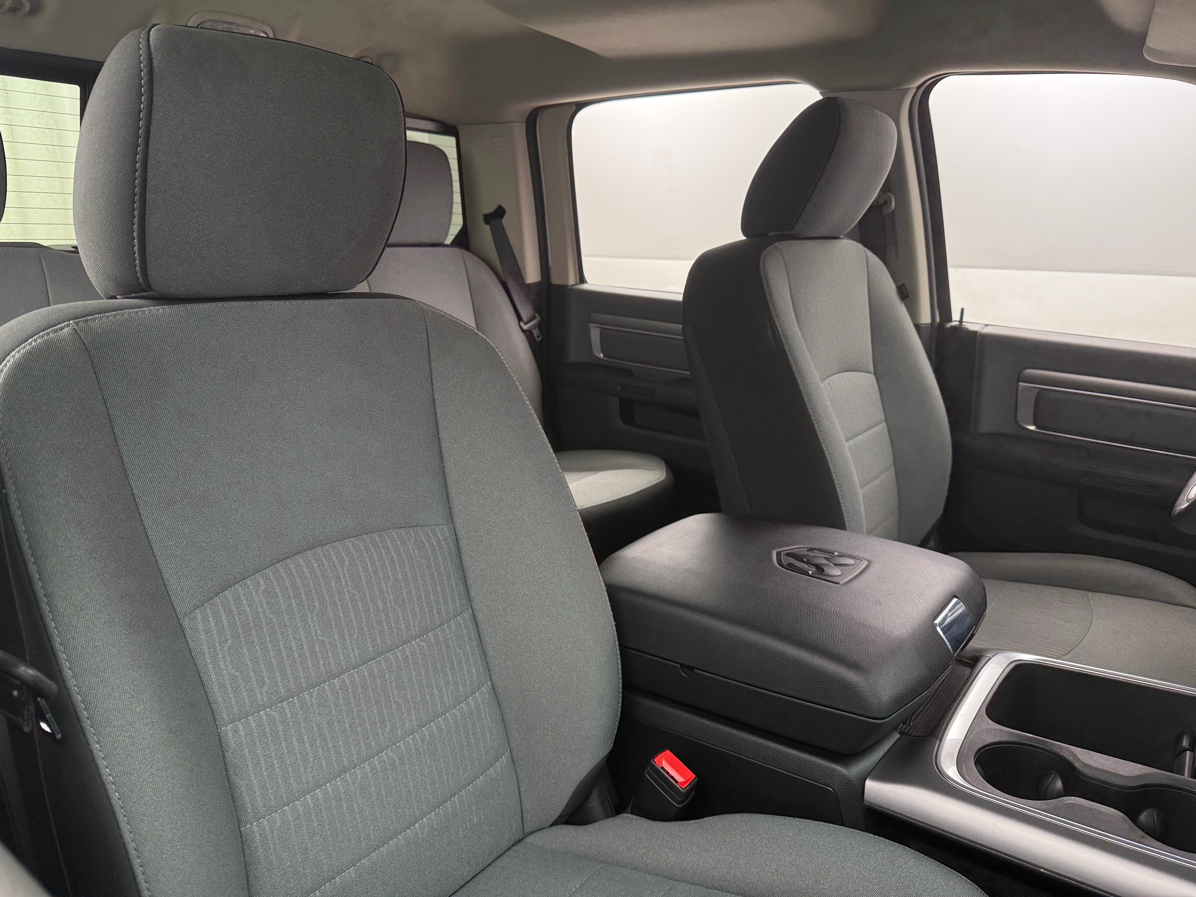 2023 RAM 1500 Classic SLT 2