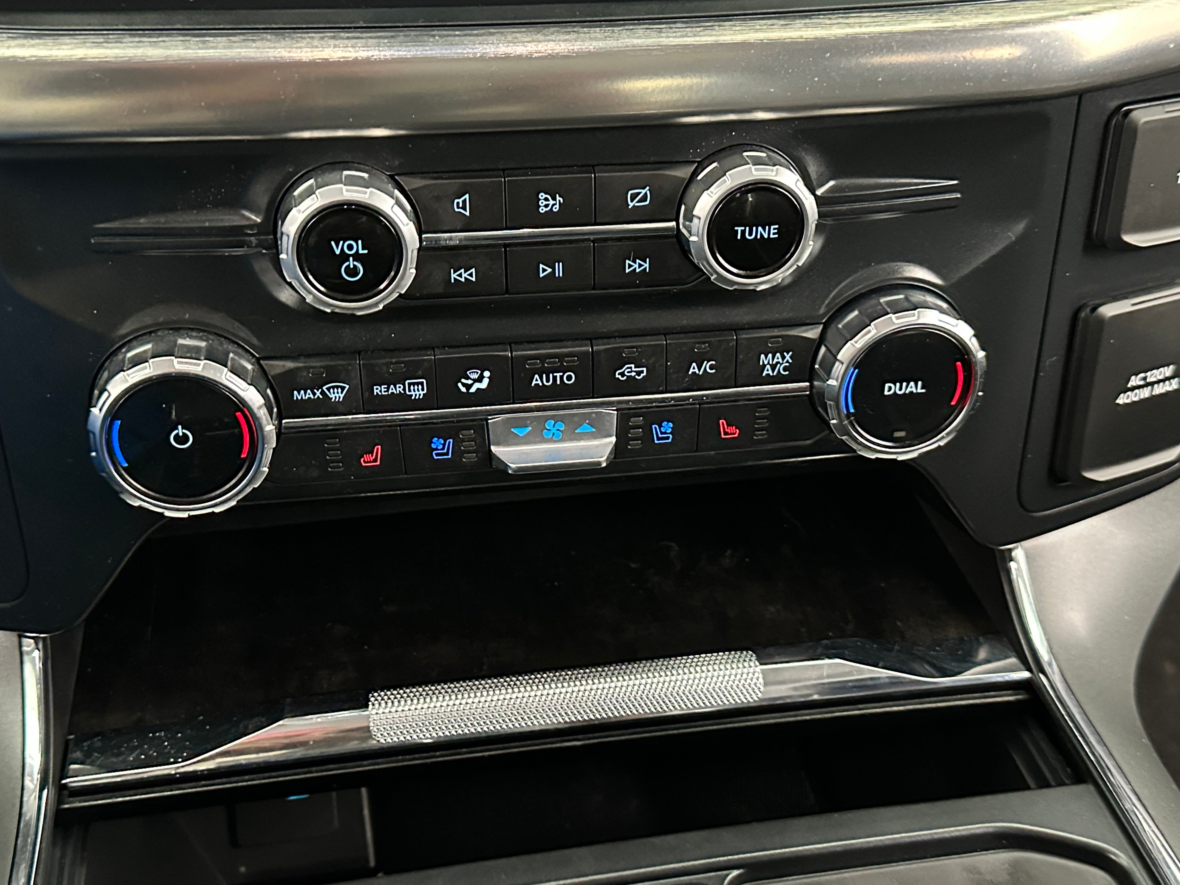 2022 Ford Econoline E-150 3