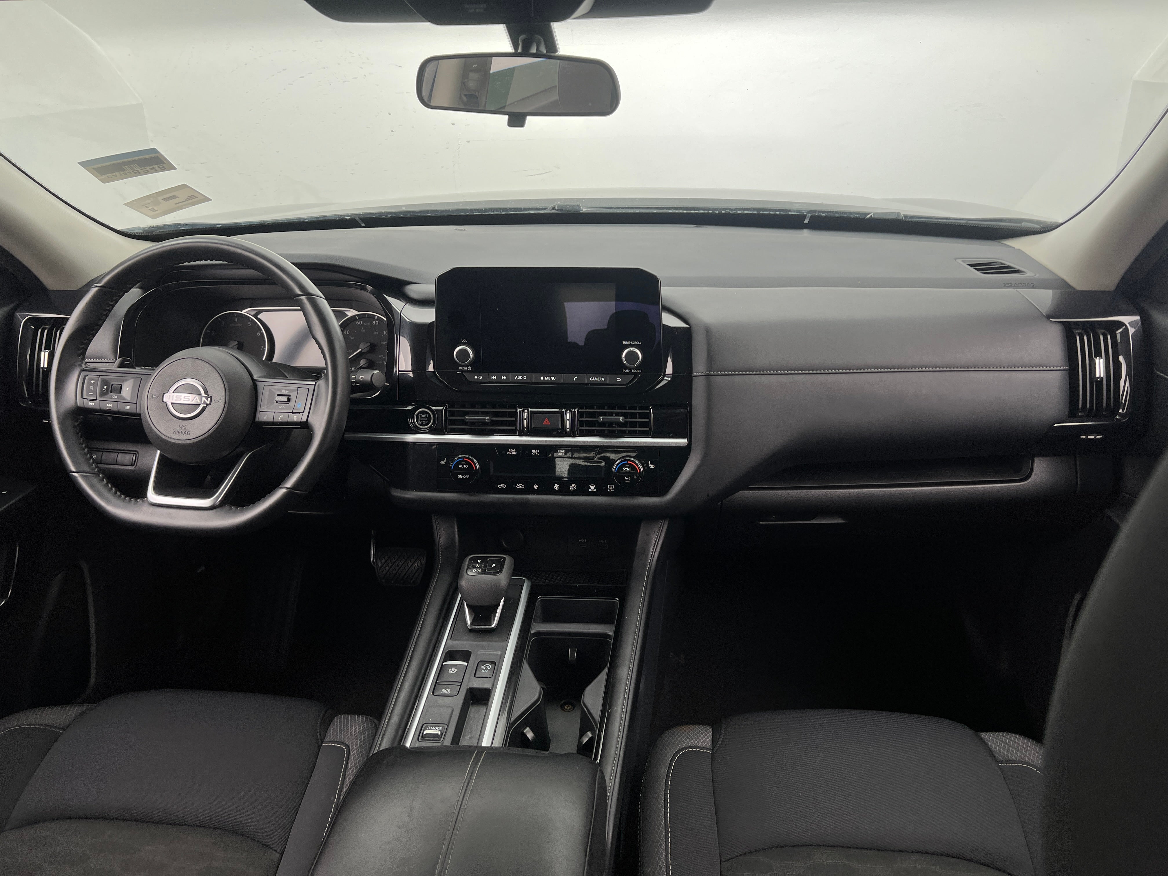 2024 Nissan Pathfinder SV 3