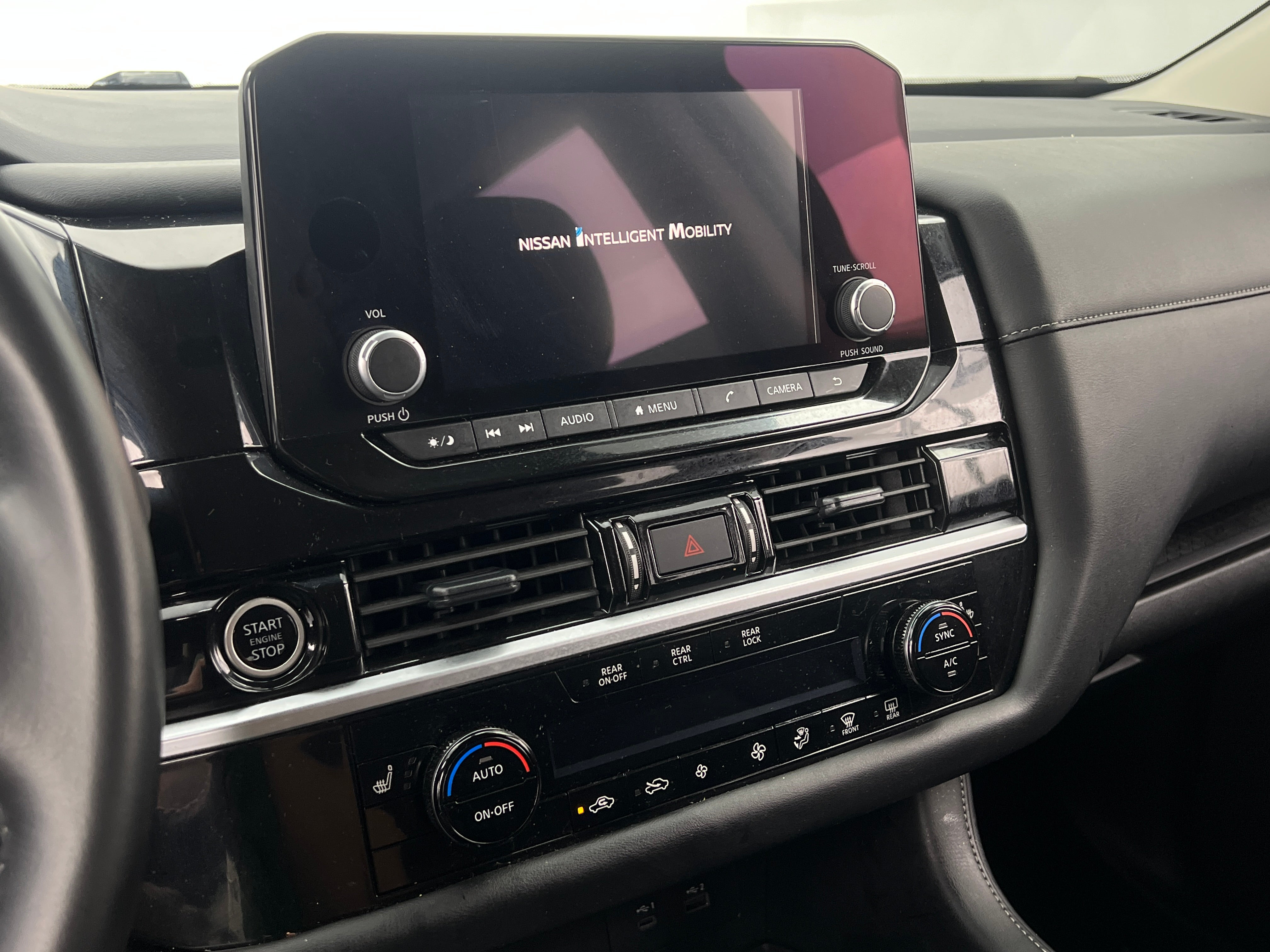 2024 Nissan Pathfinder SV 4