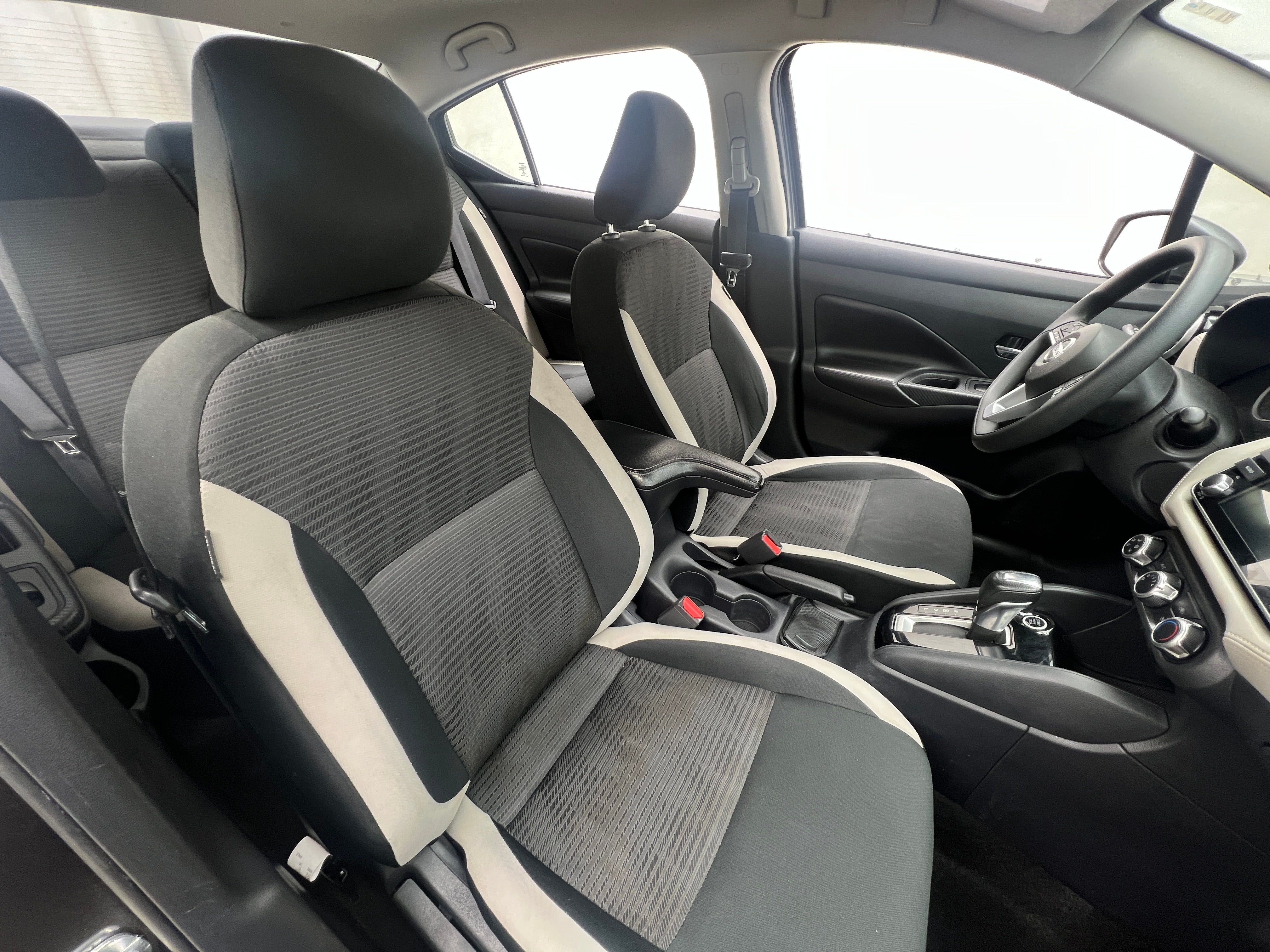 2020 Nissan Versa SV 2