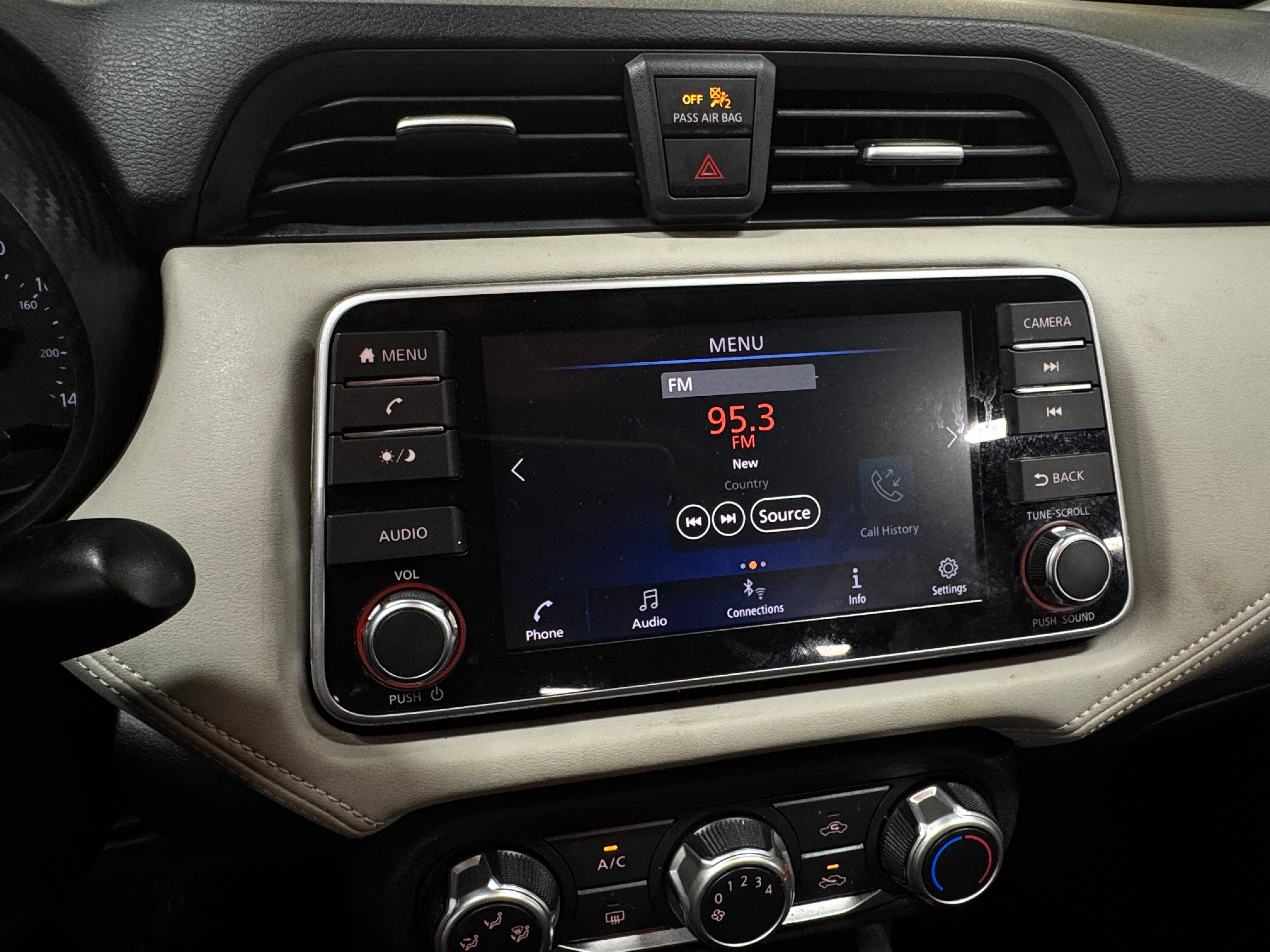 2020 Nissan Versa SV 4