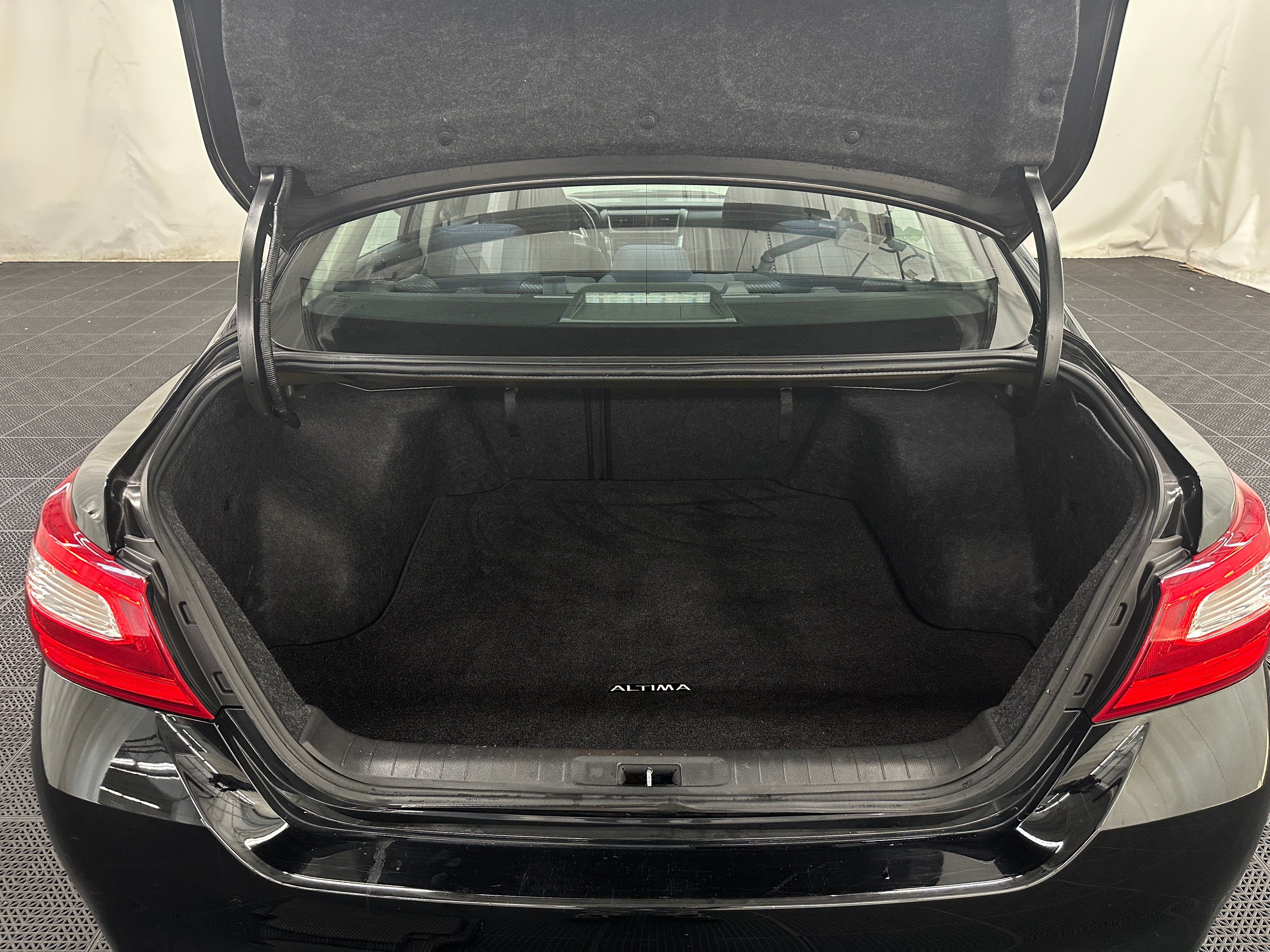 2016 Nissan Altima SR 7