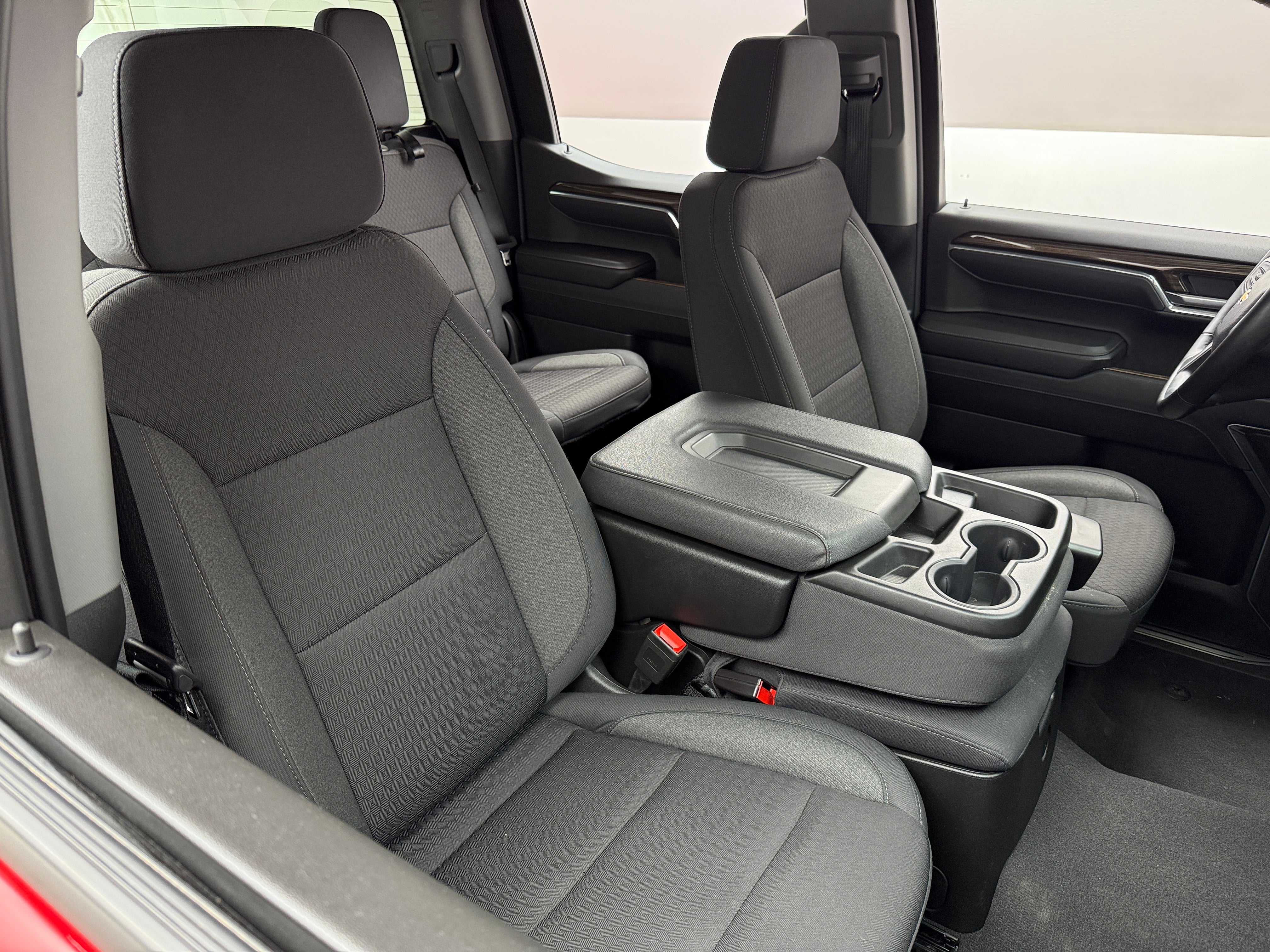 2024 Chevrolet Silverado 1500 LT 2
