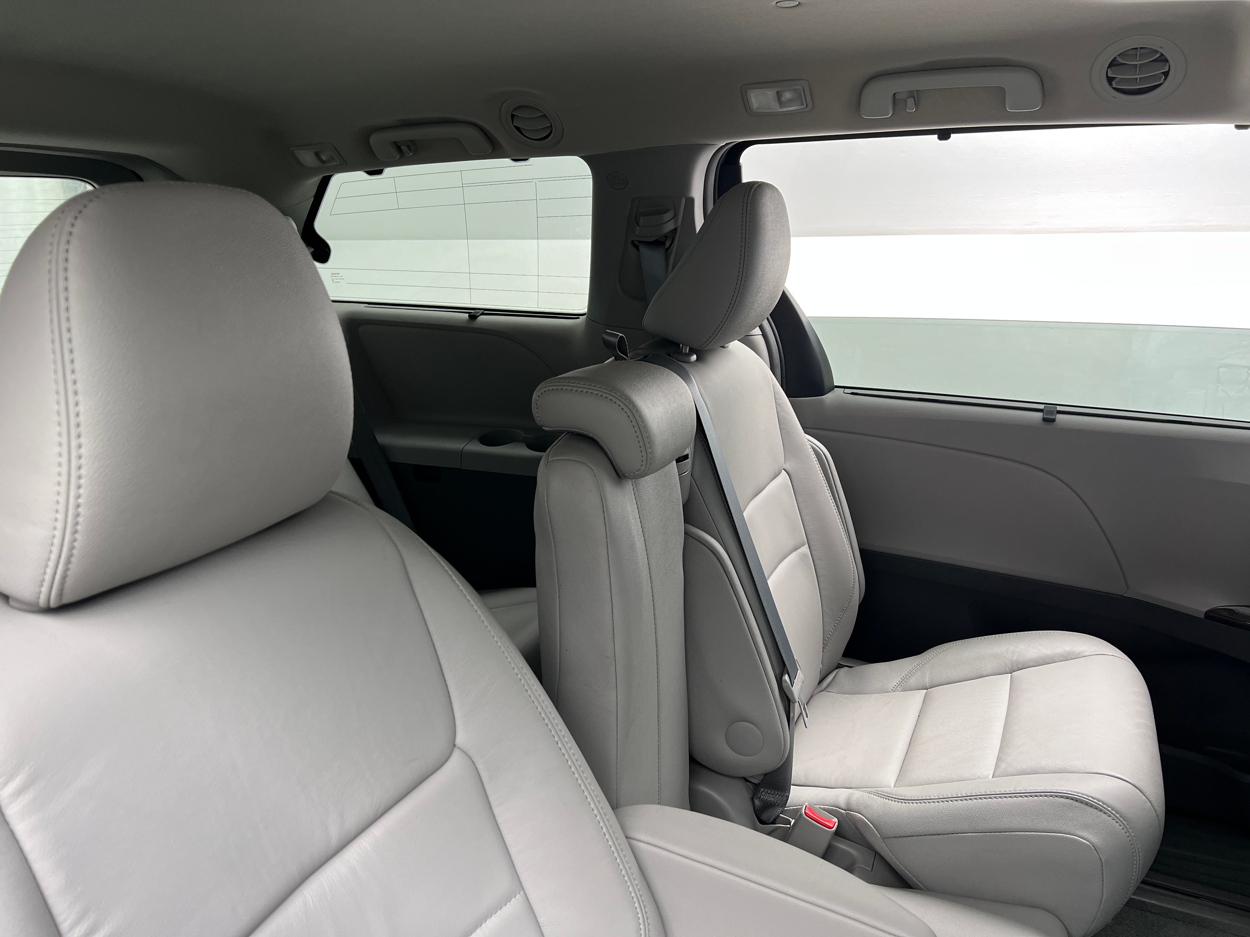 2015 Toyota Sienna XLE 5