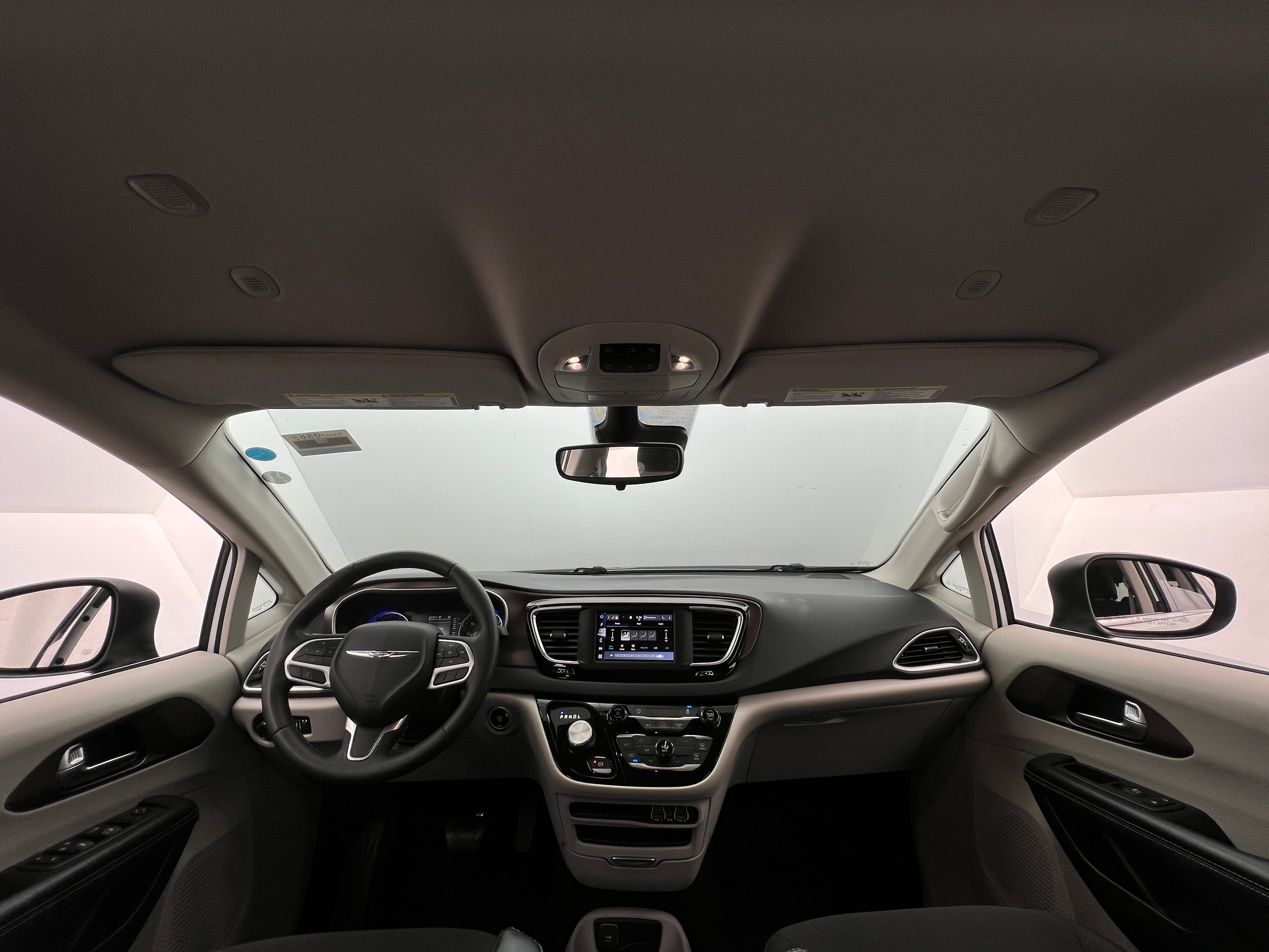 2023 Chrysler Voyager LX 3