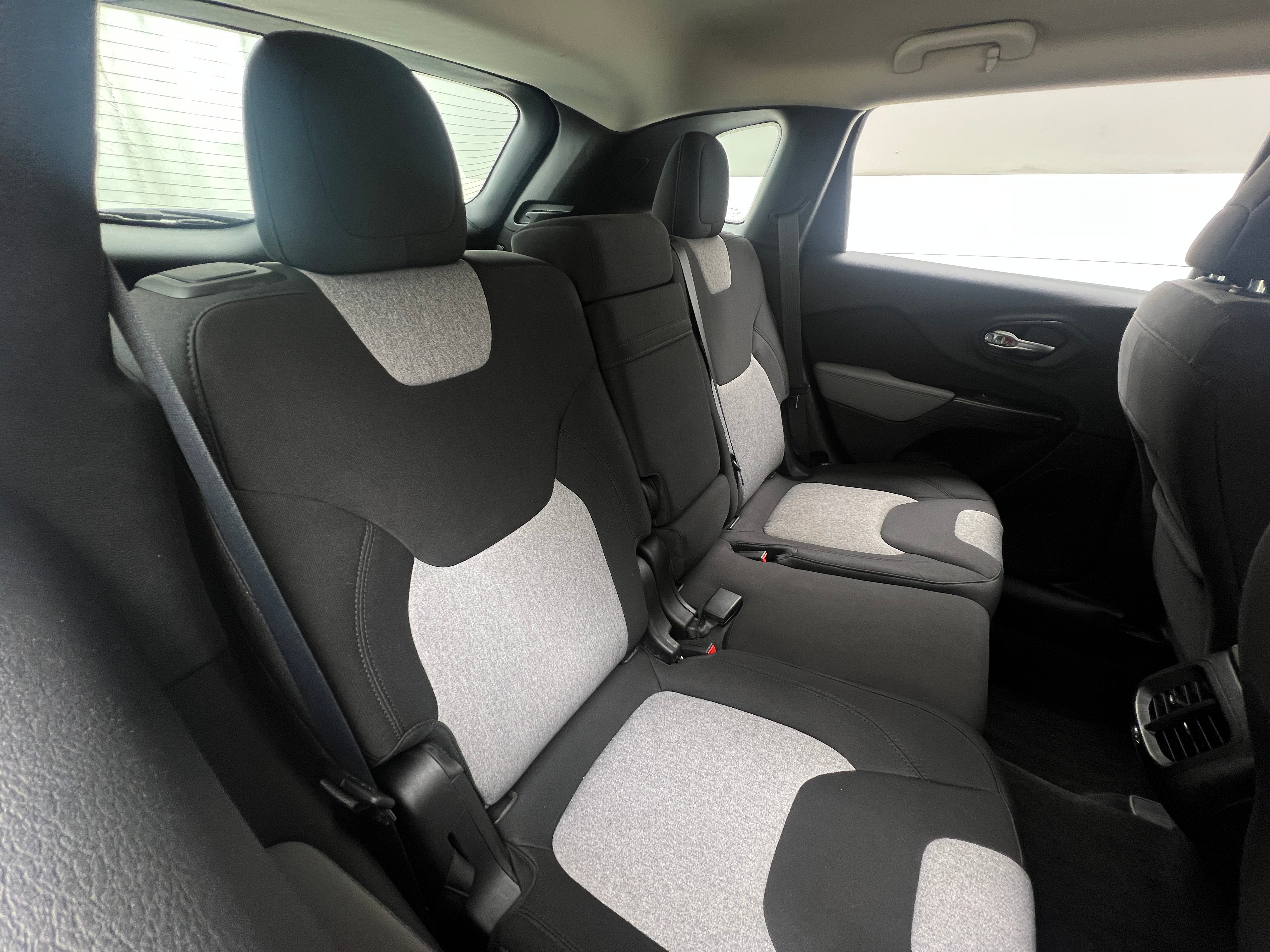 2014 Jeep Cherokee Sport 6