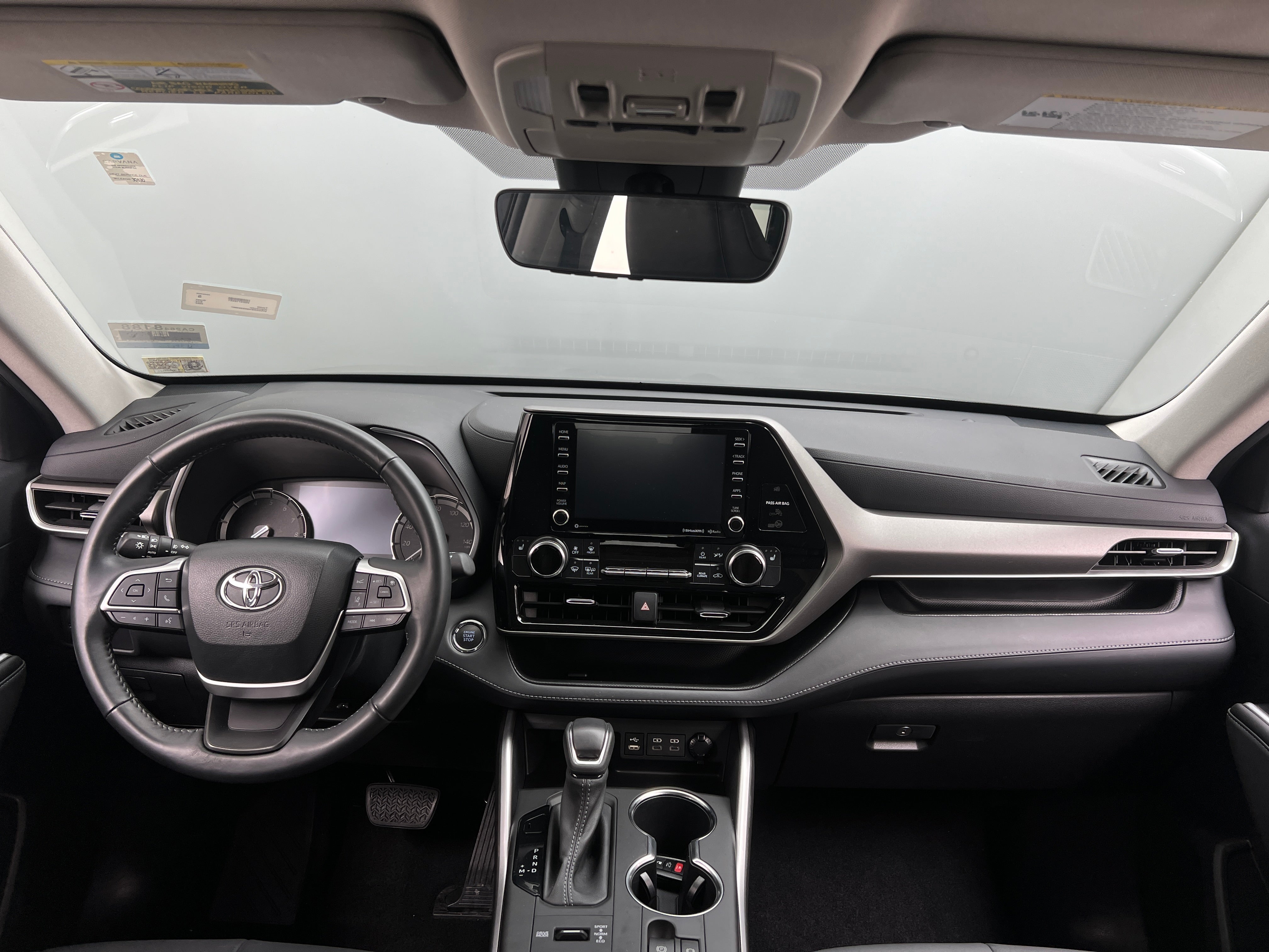 2022 Toyota Highlander XLE 2