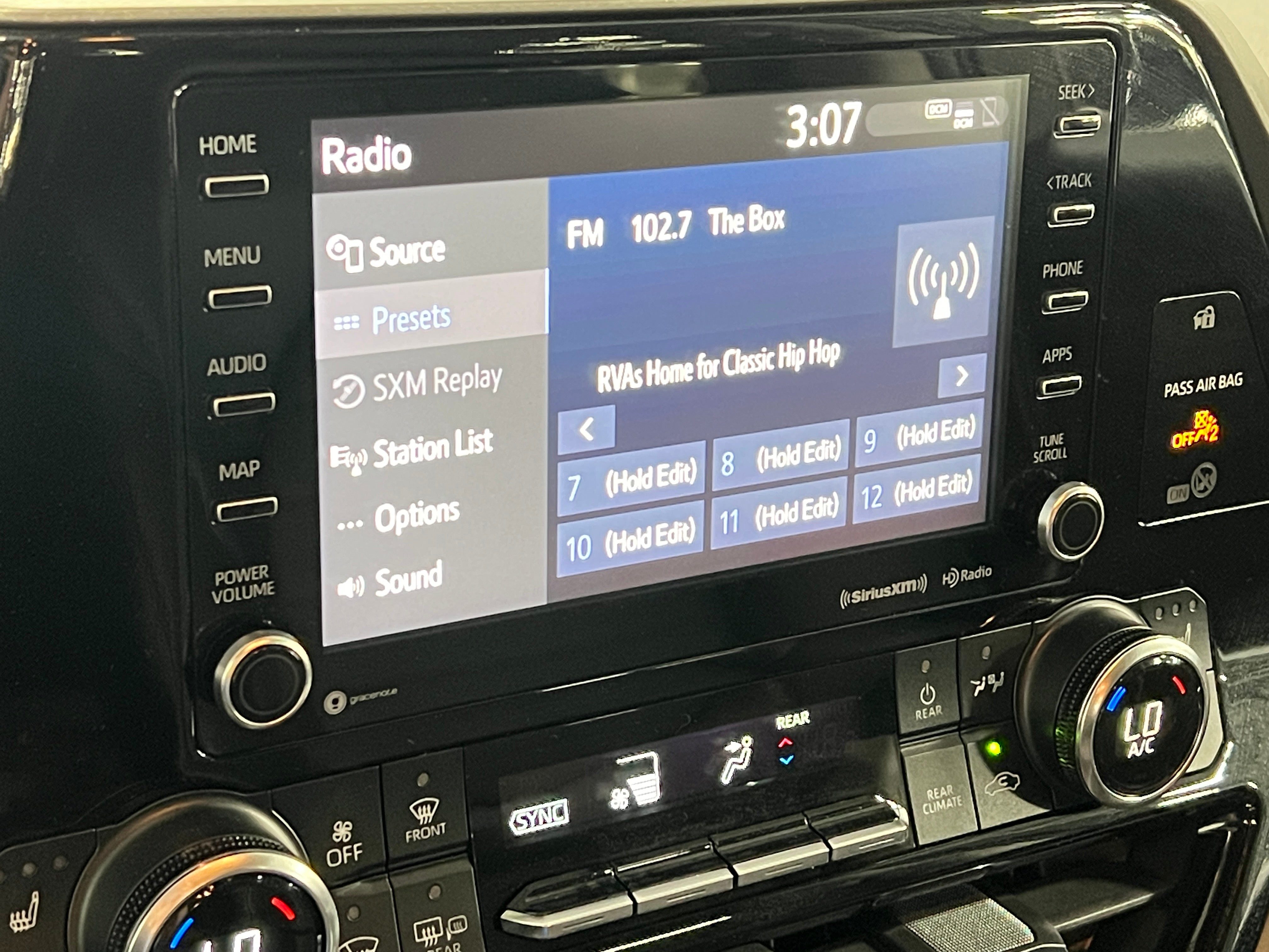 2022 Toyota Highlander XLE 3
