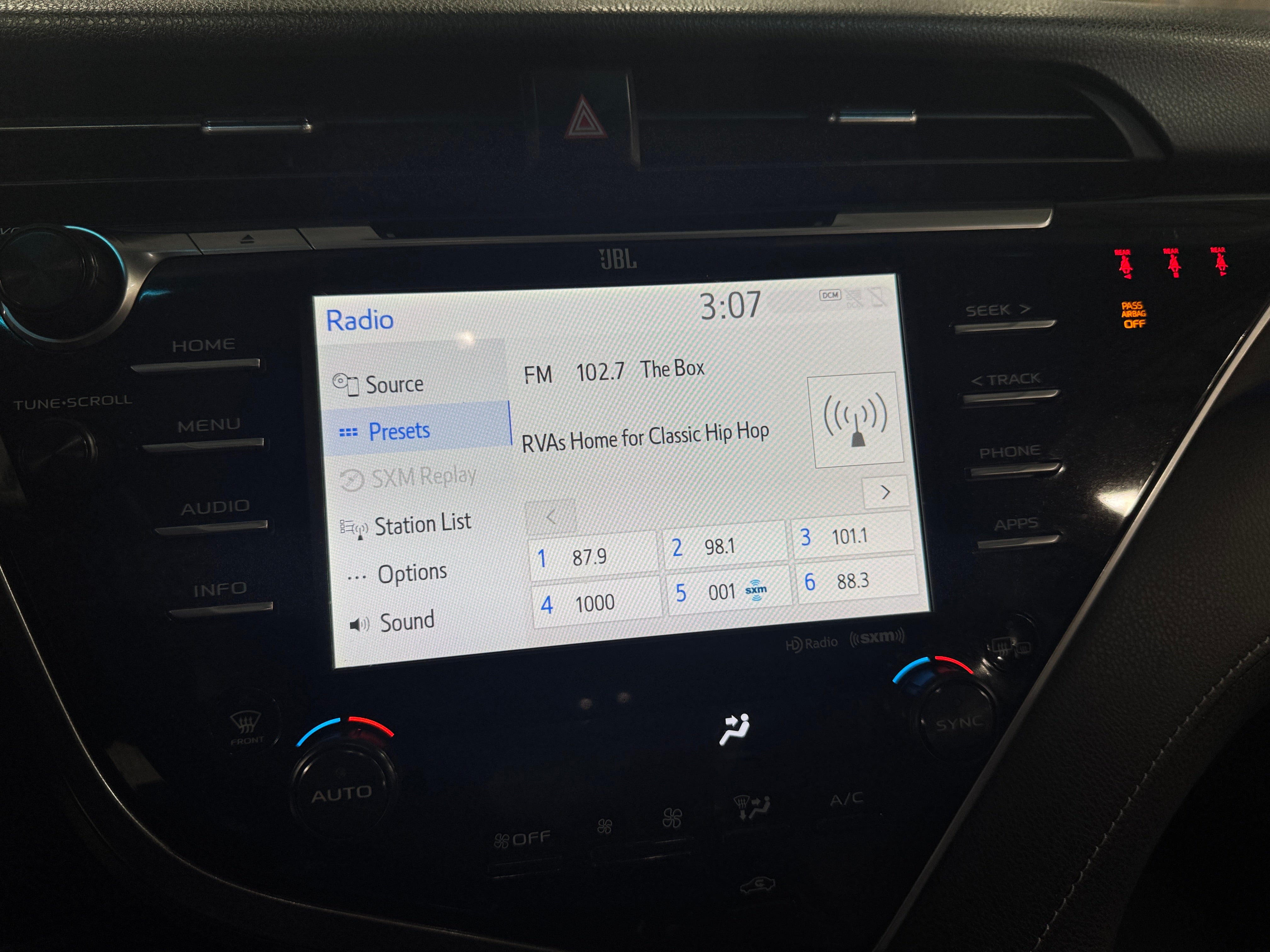 2018 Toyota Camry XSE 3