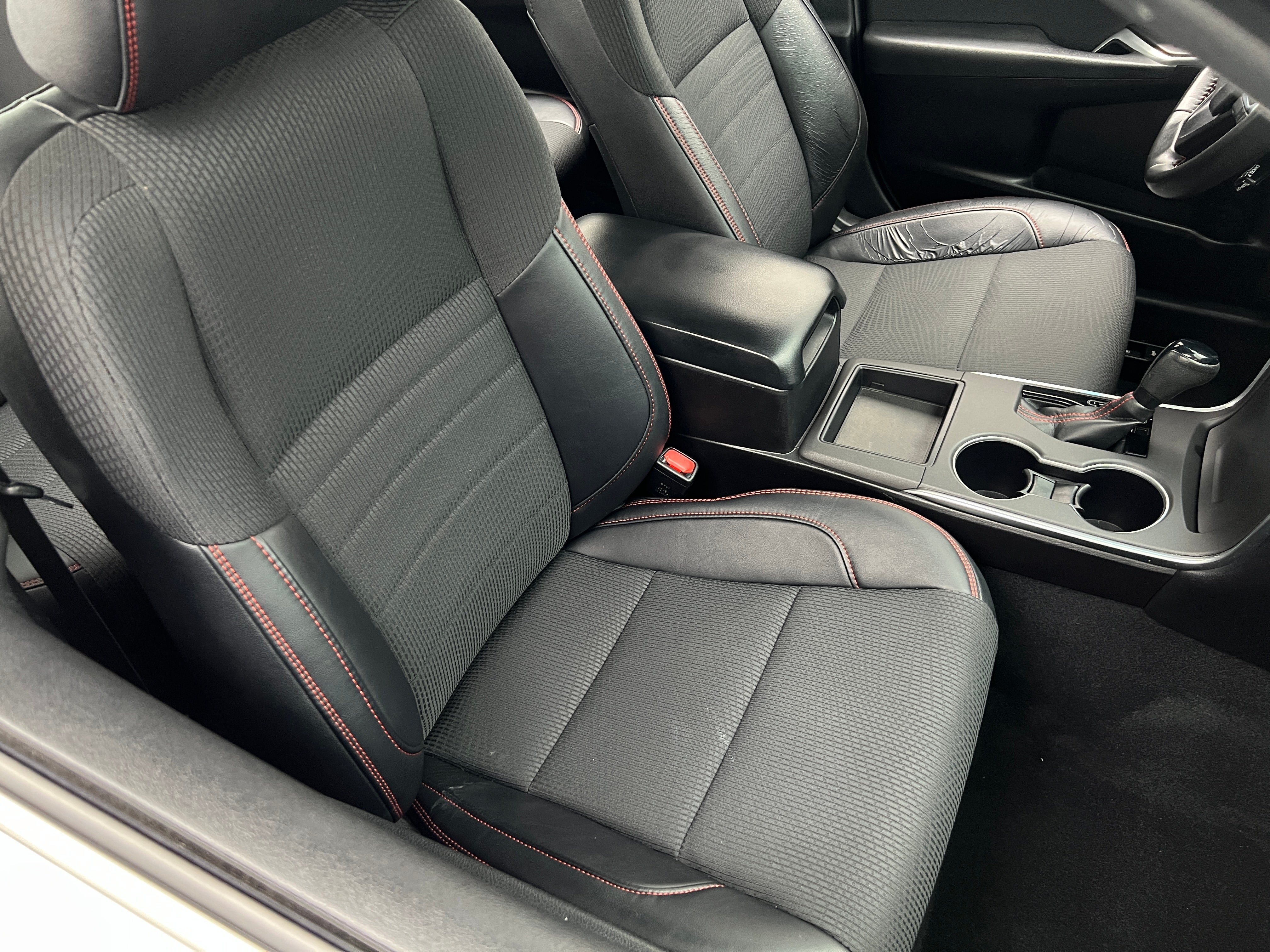 2016 Toyota Camry SE 2
