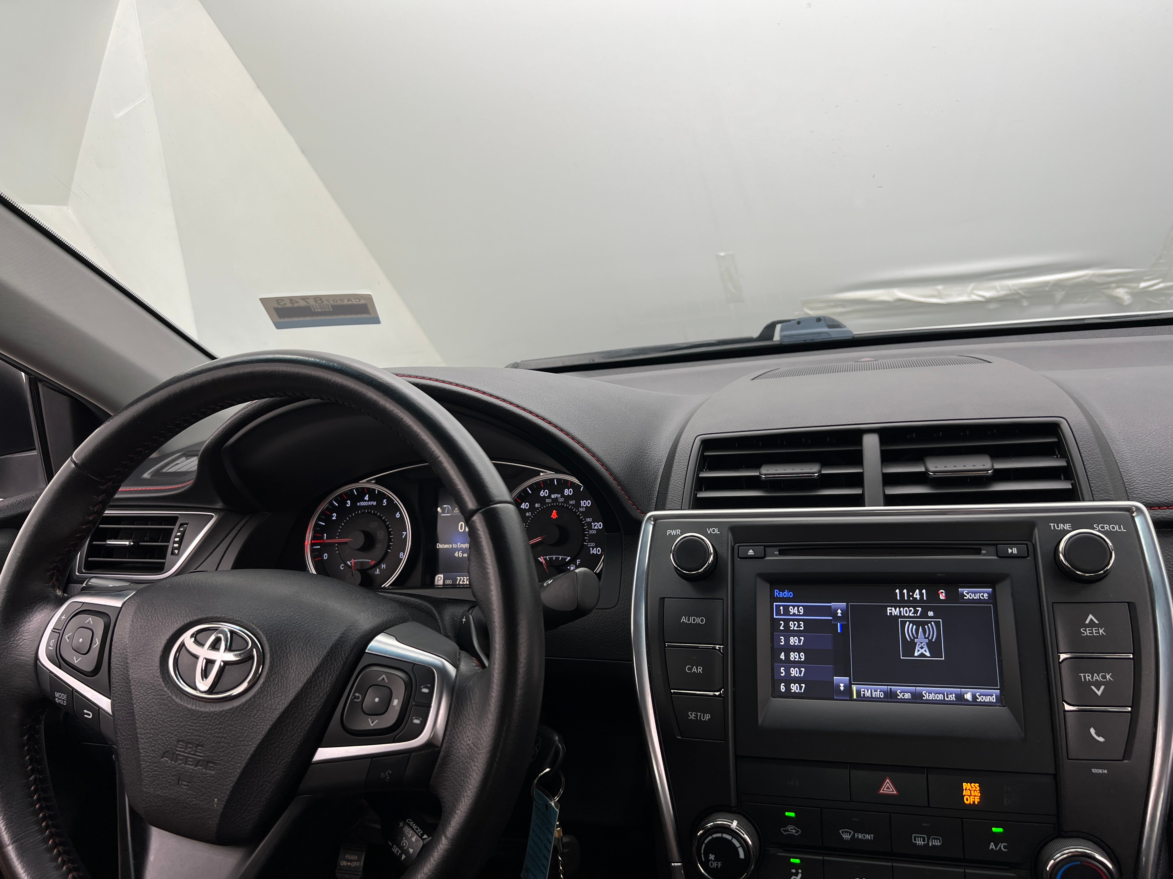 2016 Toyota Camry SE 3
