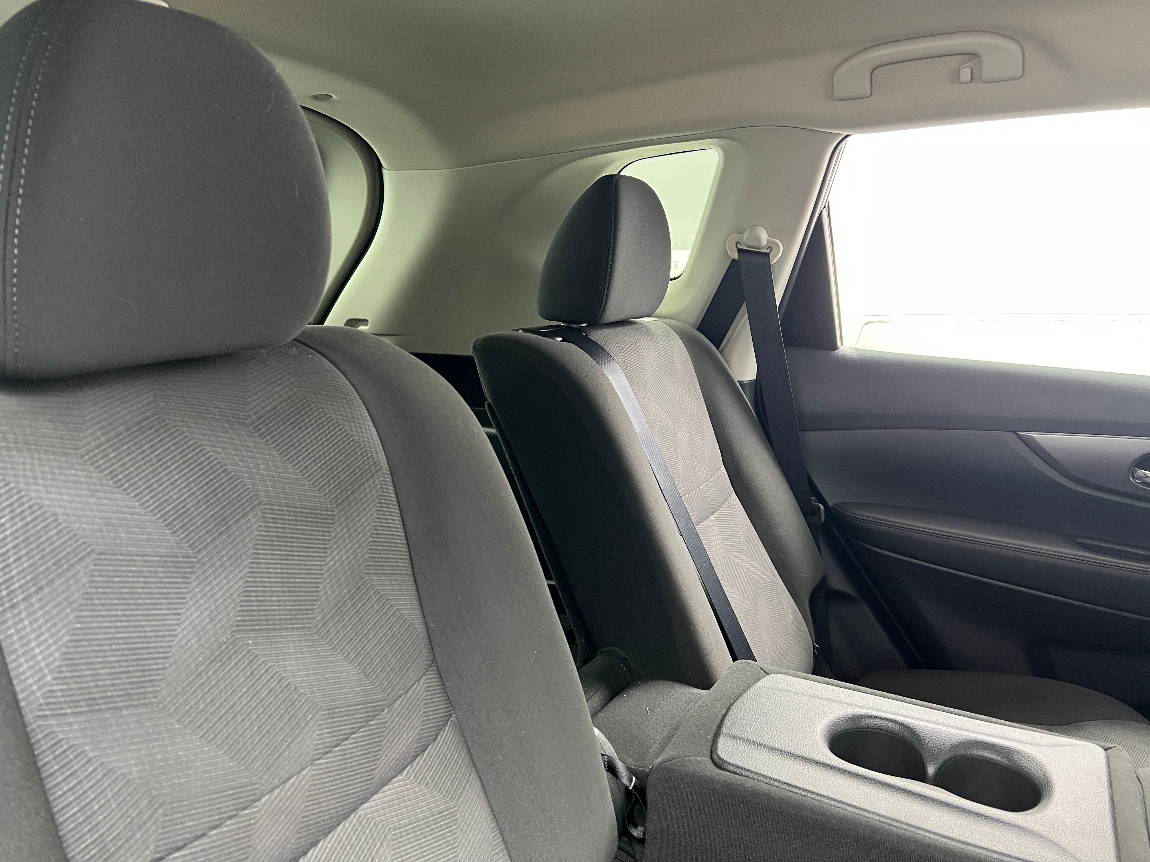2016 Nissan Rogue SV 6