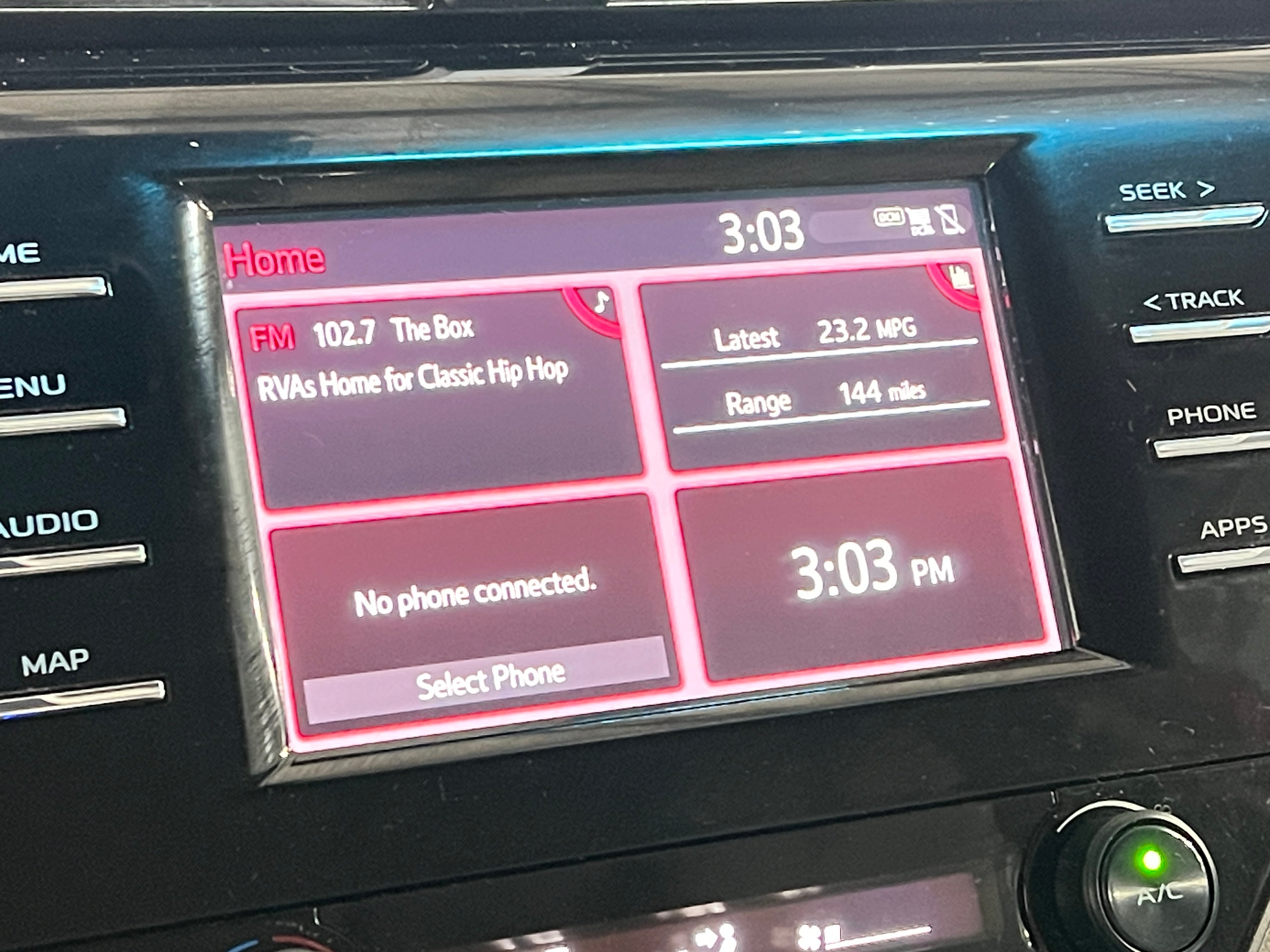 2019 Toyota Camry SE 3