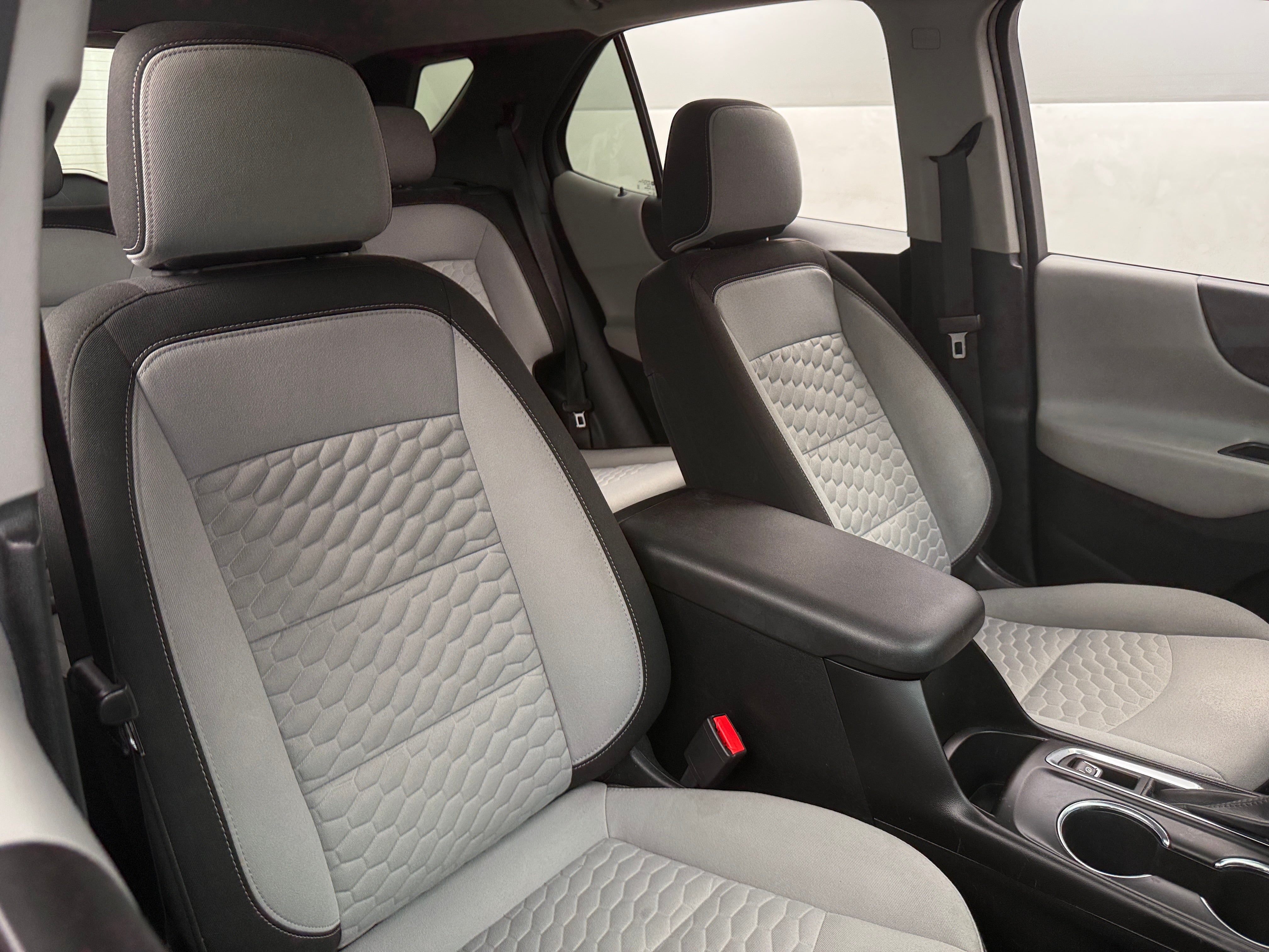 2020 Chevrolet Equinox LS 2