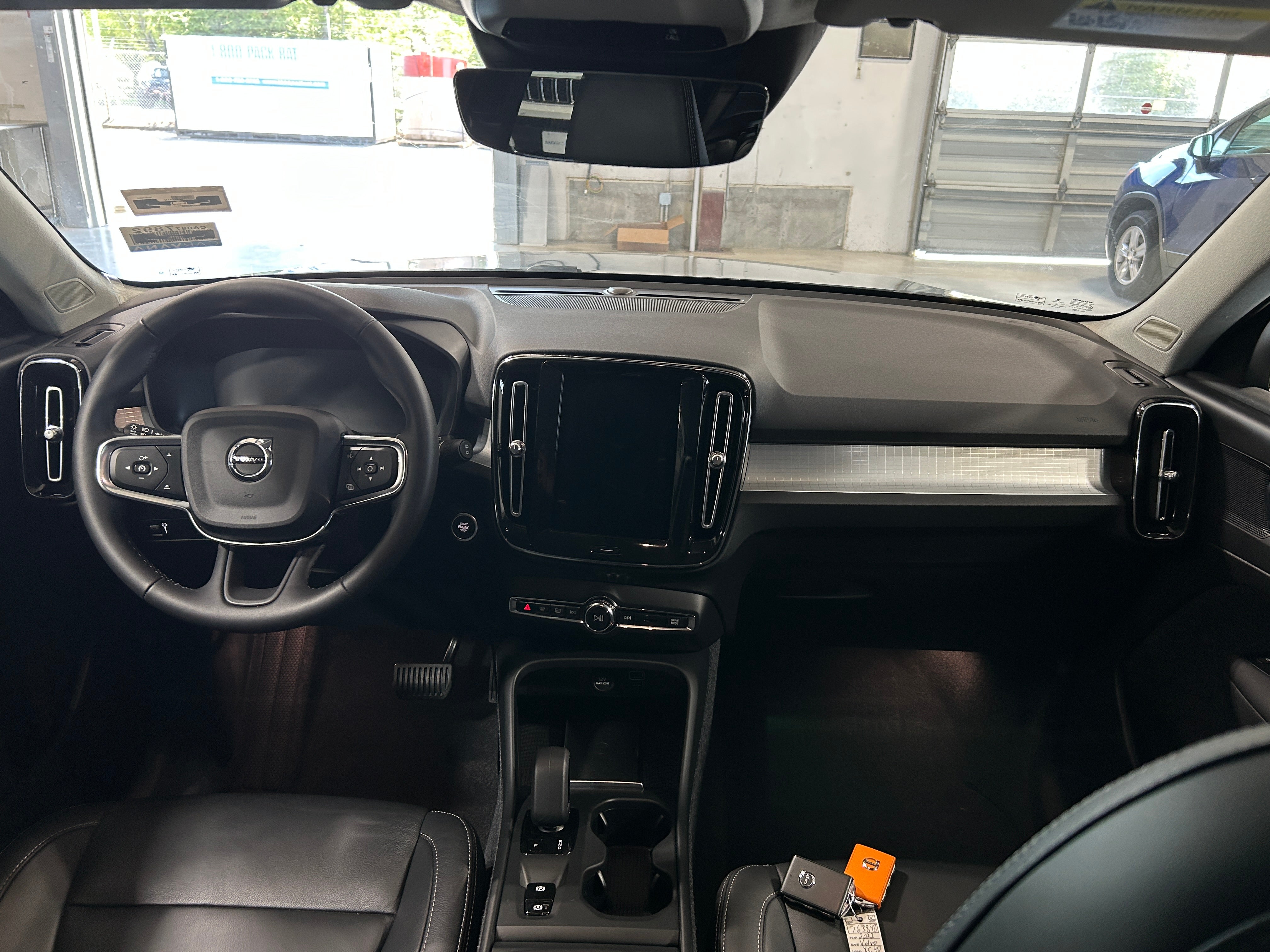 2022 Volvo XC40 T5 Momentum 2