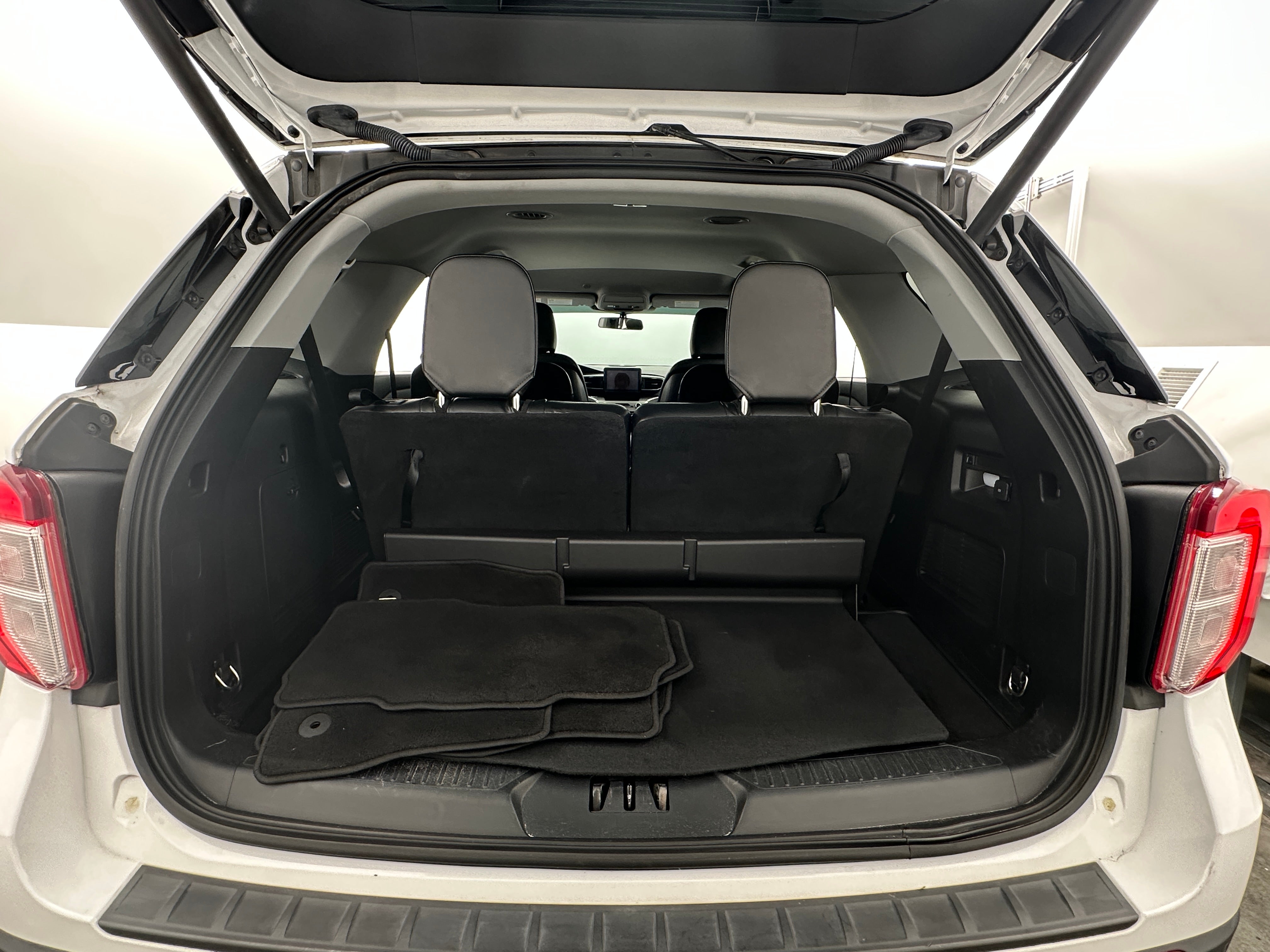 2020 Ford Explorer XLT 7