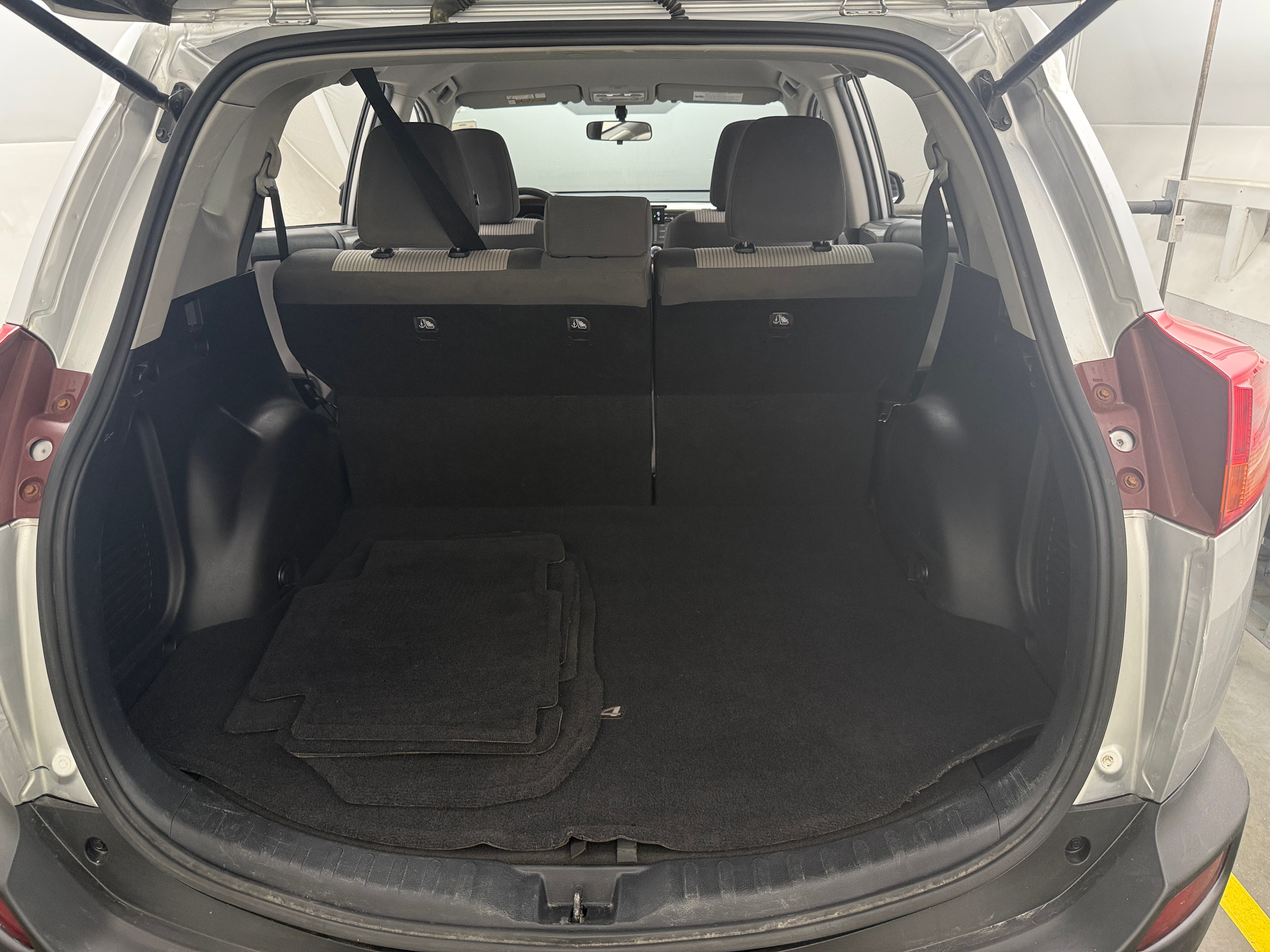 2014 Toyota RAV4 LE 7