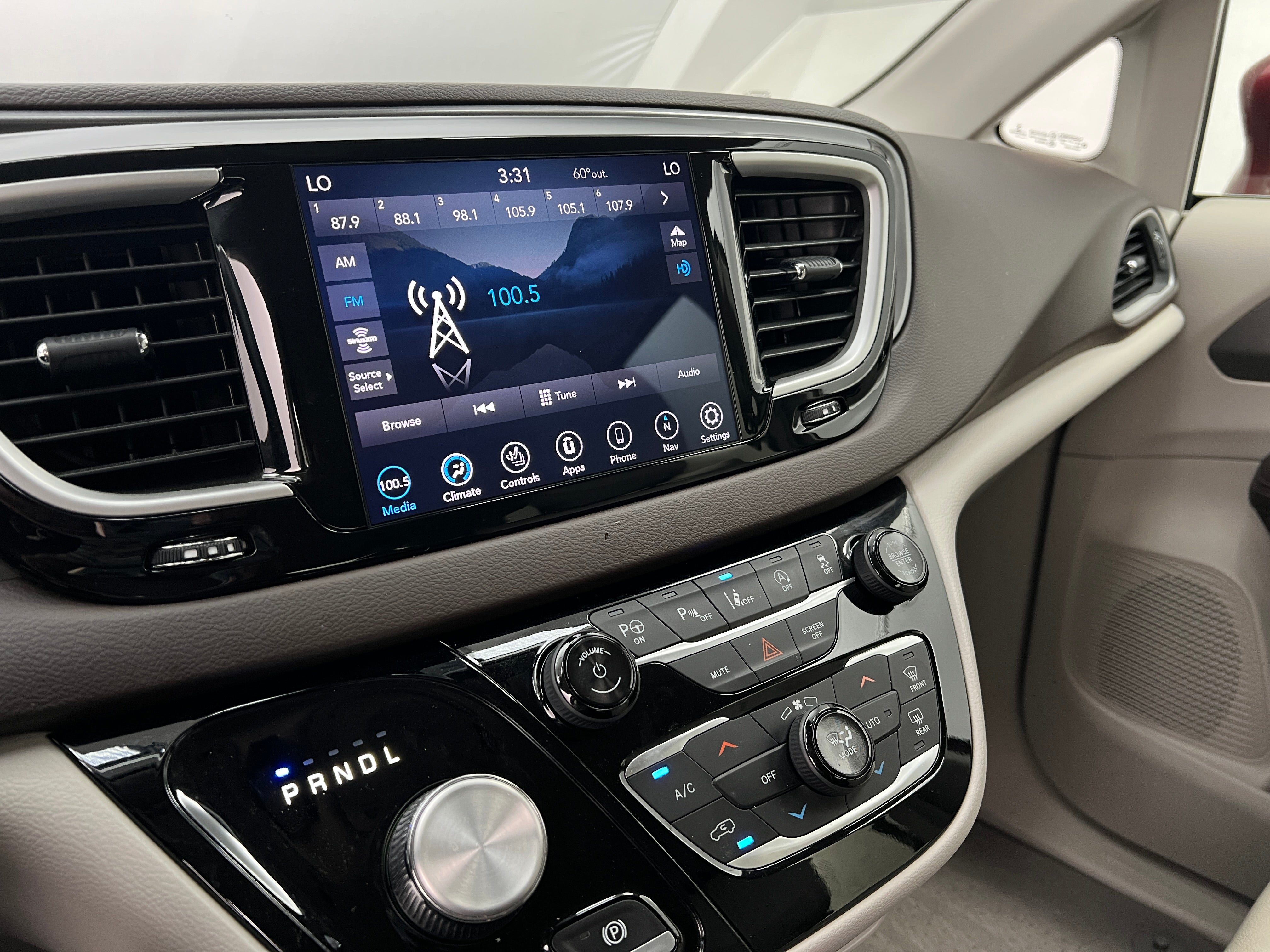 2019 Chrysler Pacifica Touring L 3