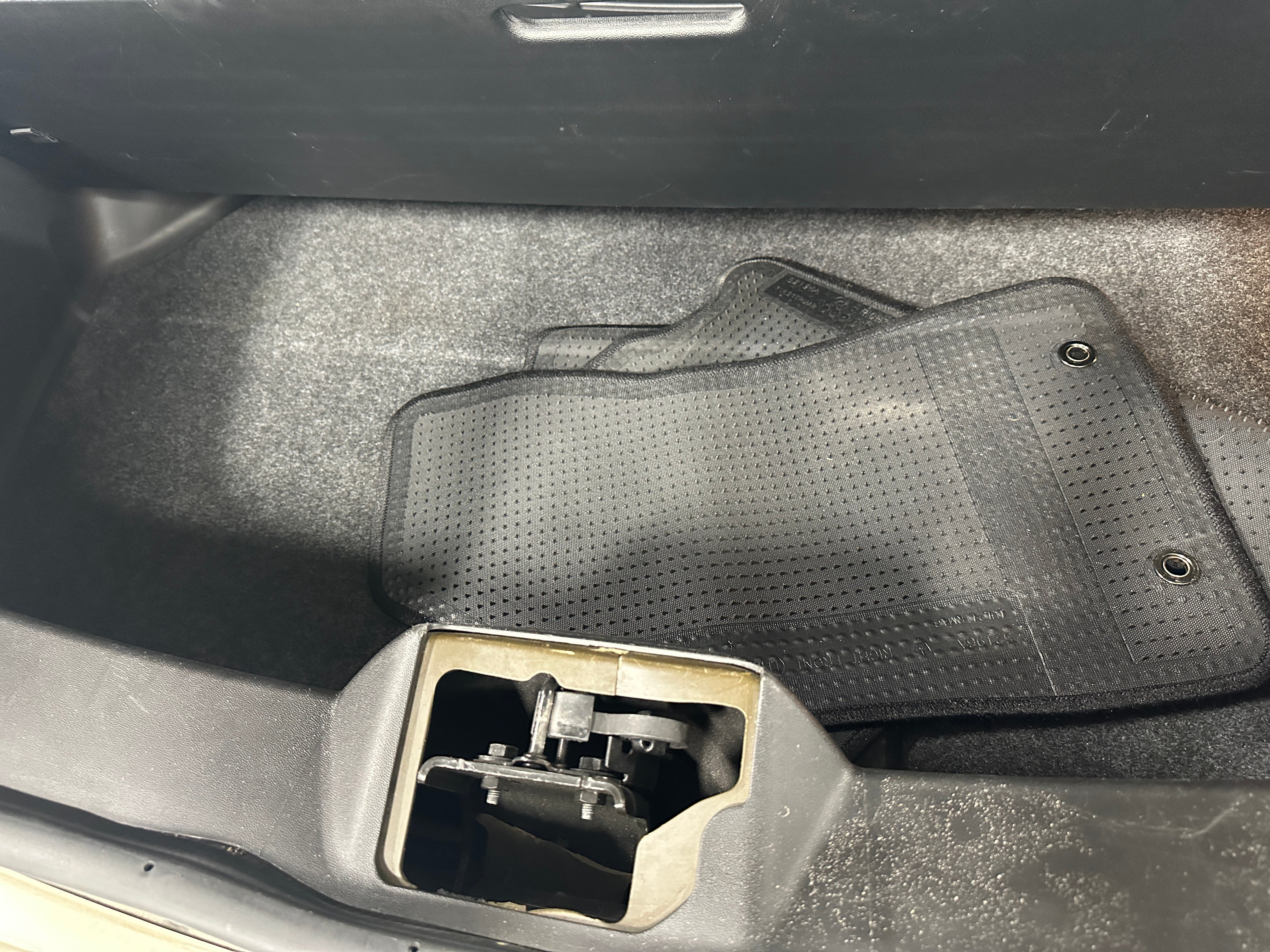 2013 Chrysler 200 Limited 6