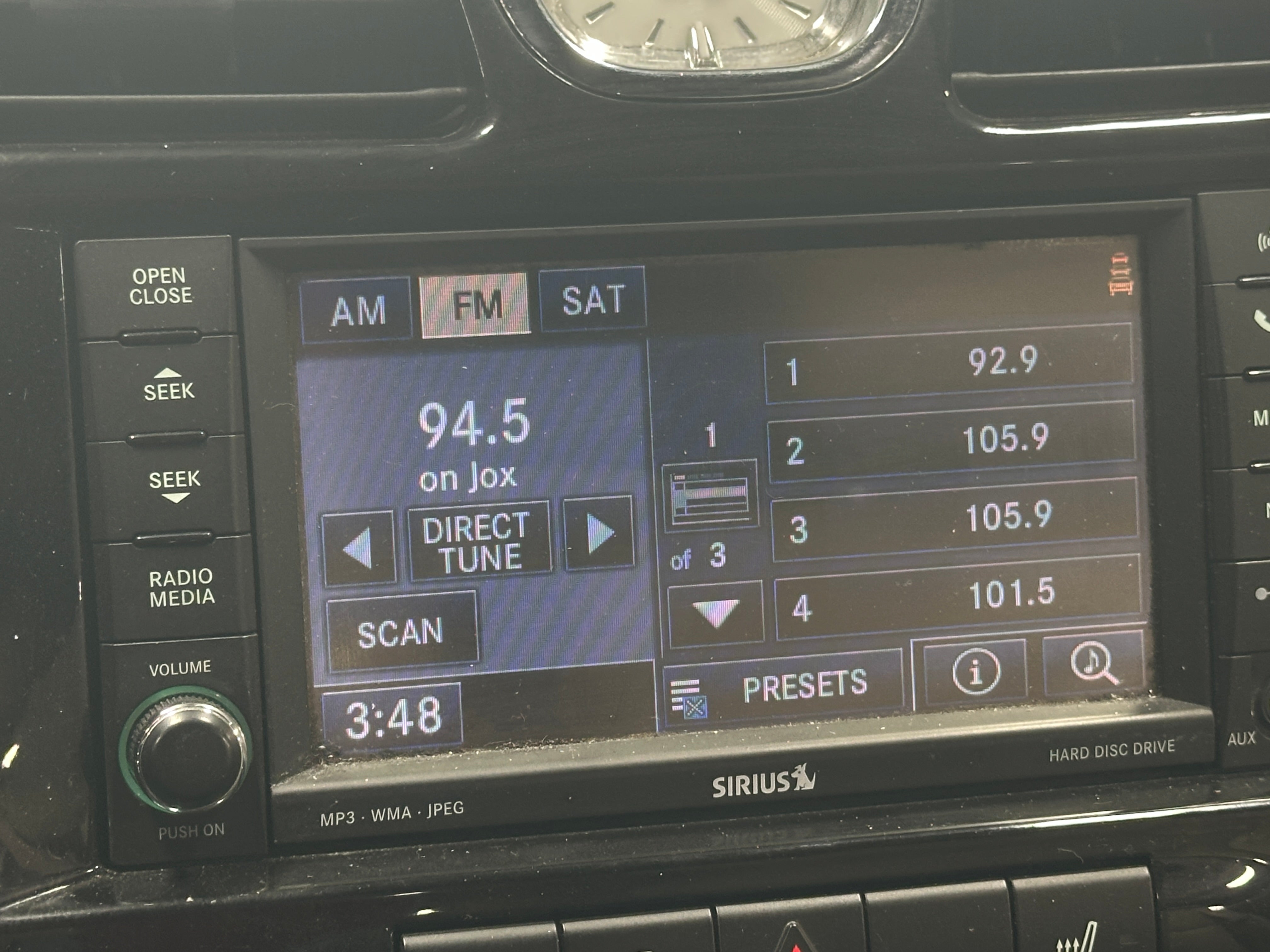 2013 Chrysler 200 Limited 3