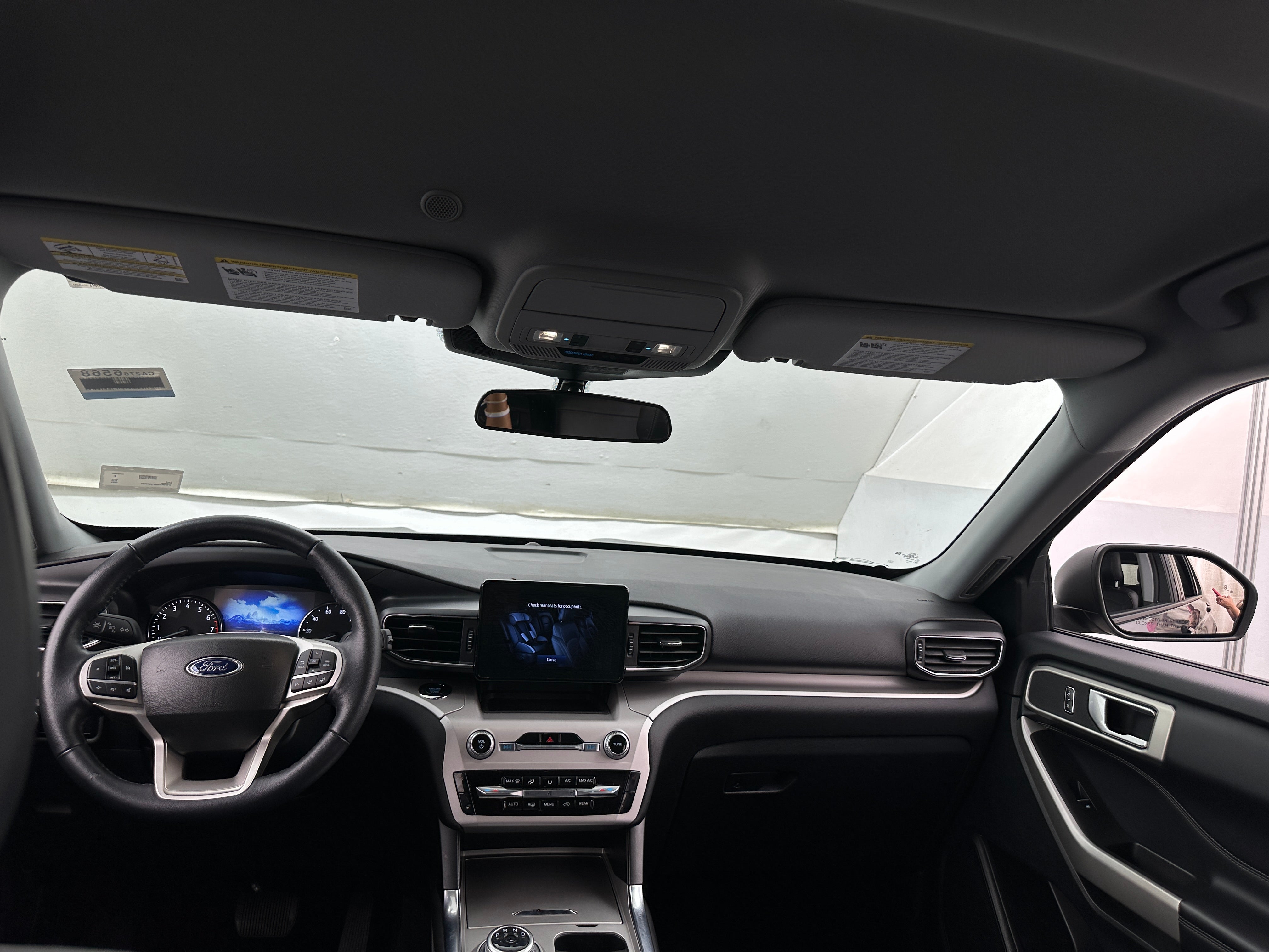 2023 Ford Explorer XLT 3