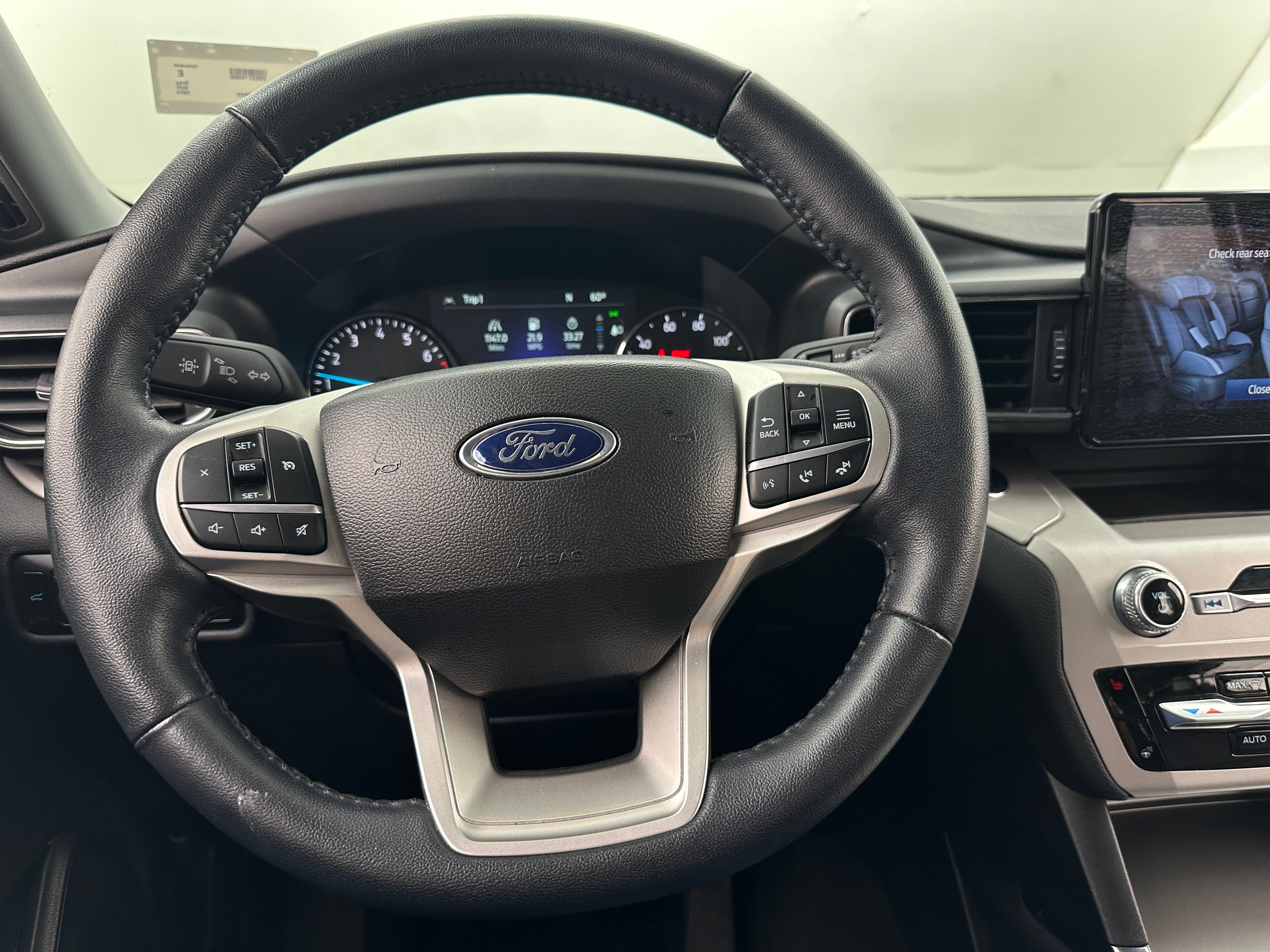 2023 Ford Explorer XLT 5