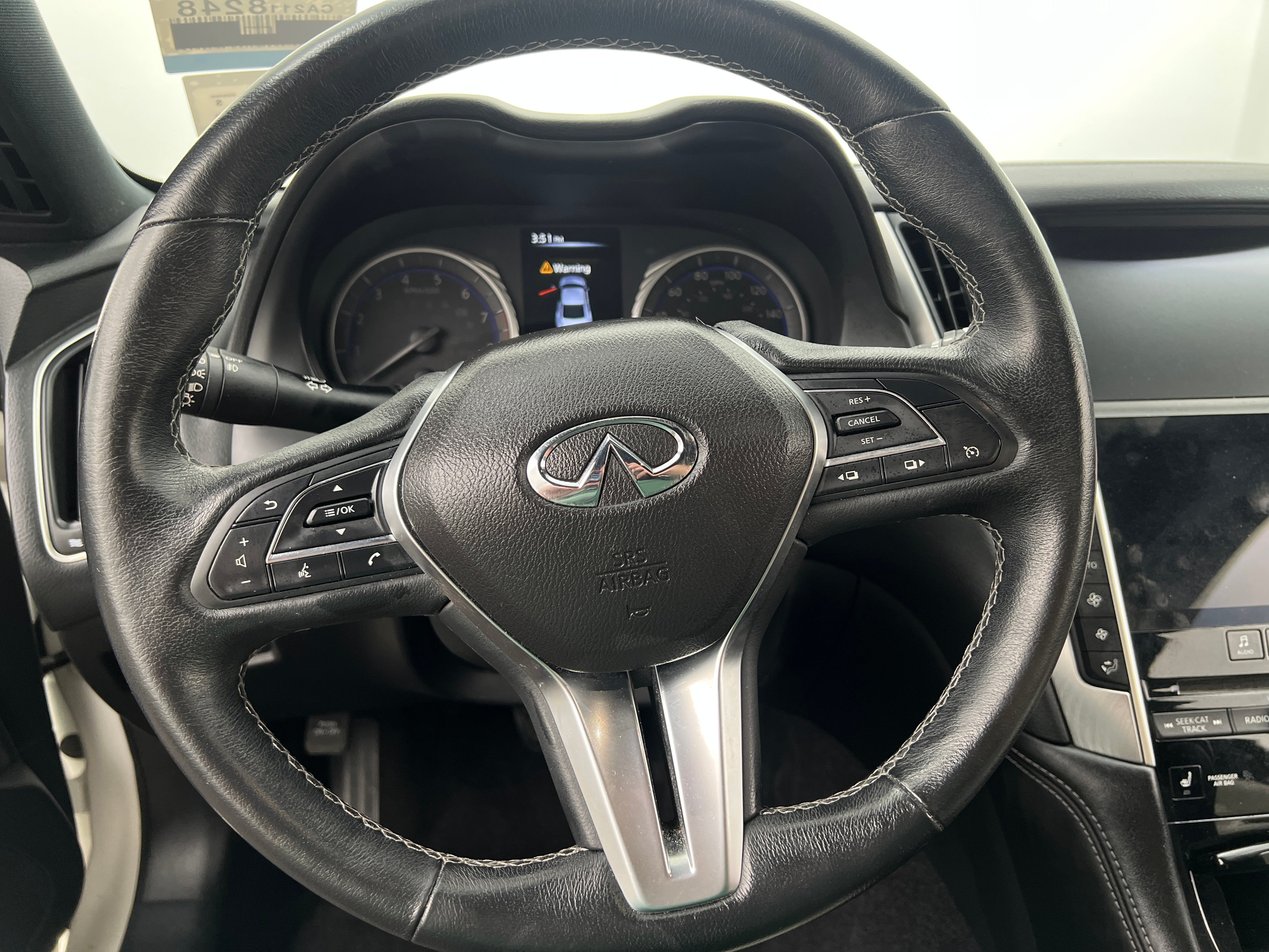 2018 INFINITI Q60 Luxe 3