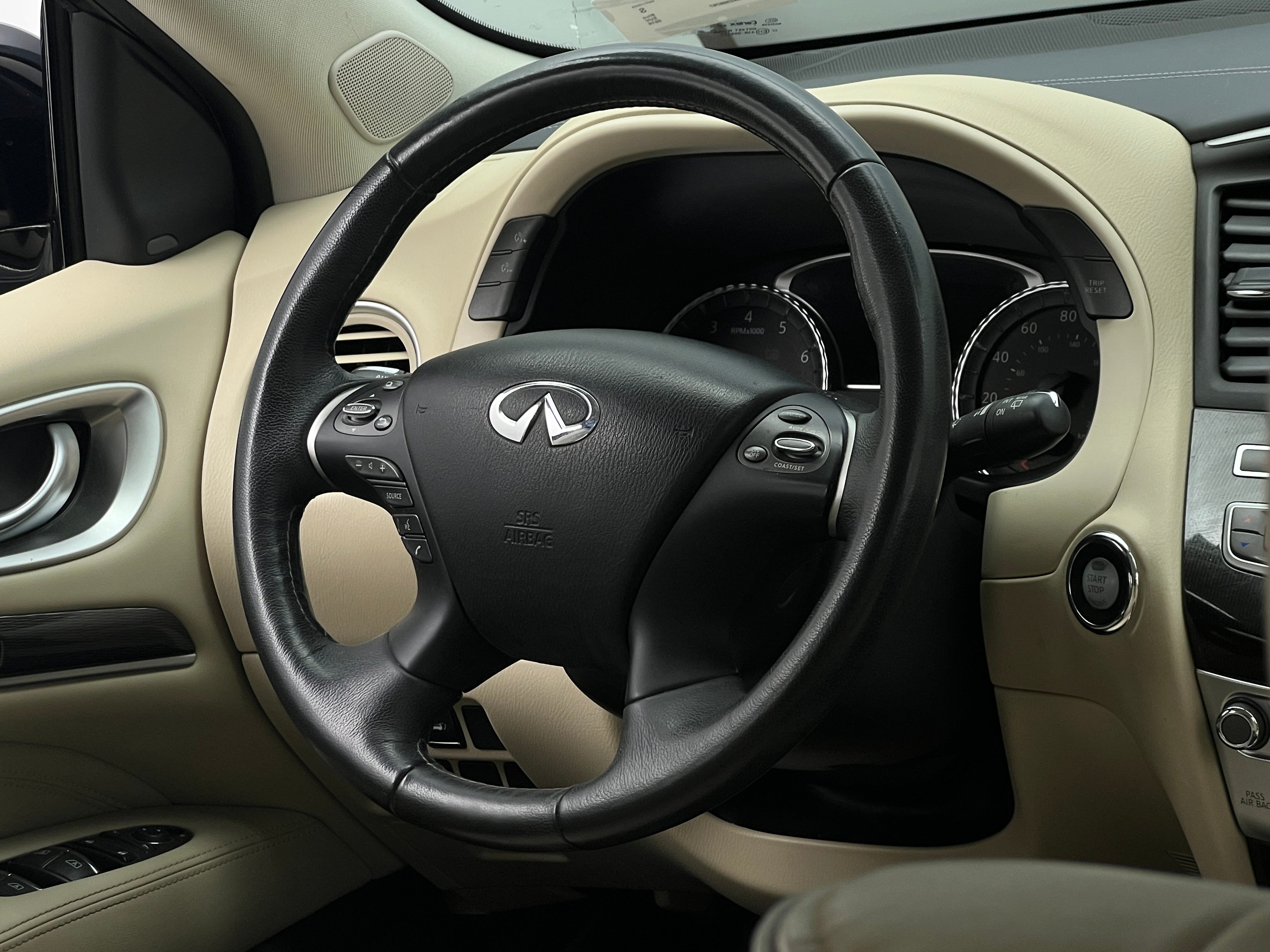 2019 INFINITI QX60 Luxe 4