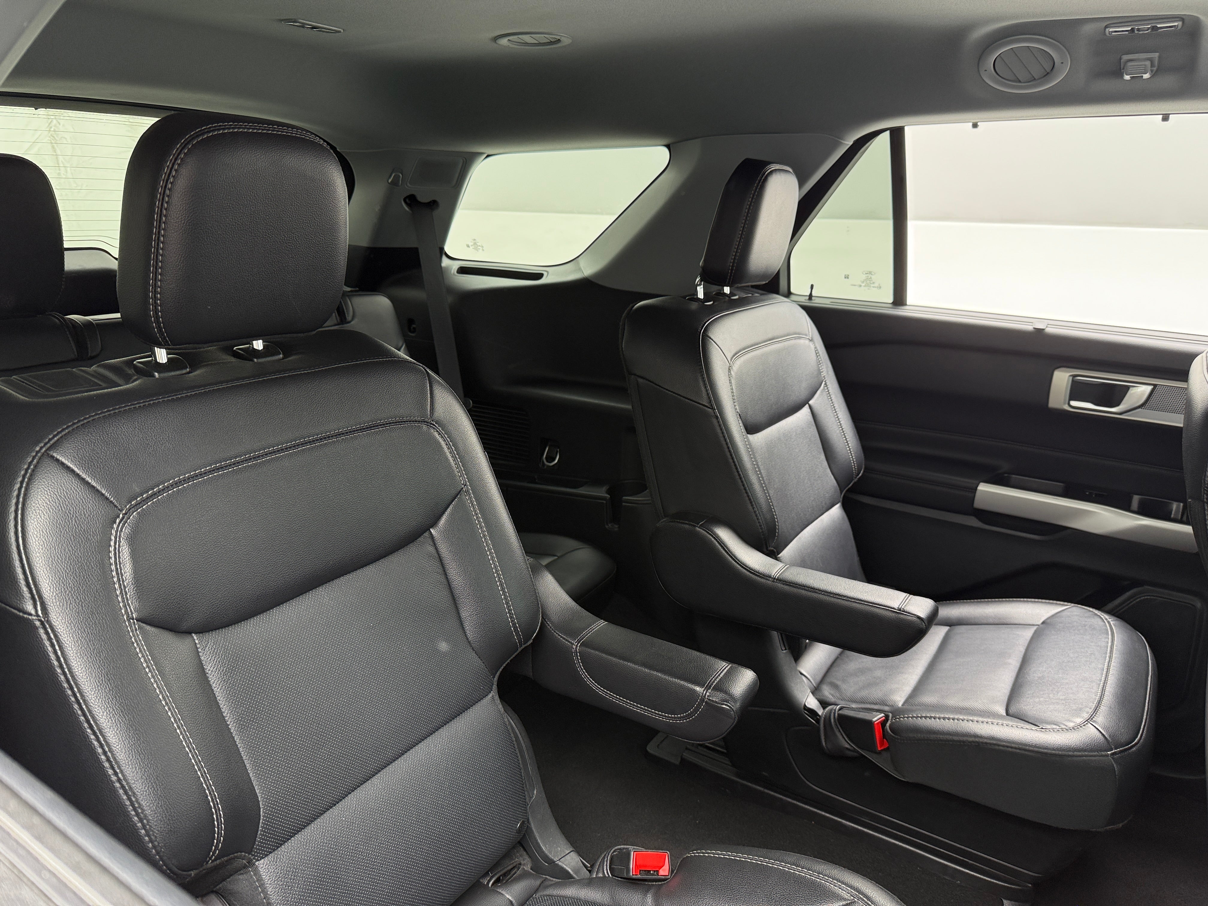 2023 Ford Explorer Limited 5