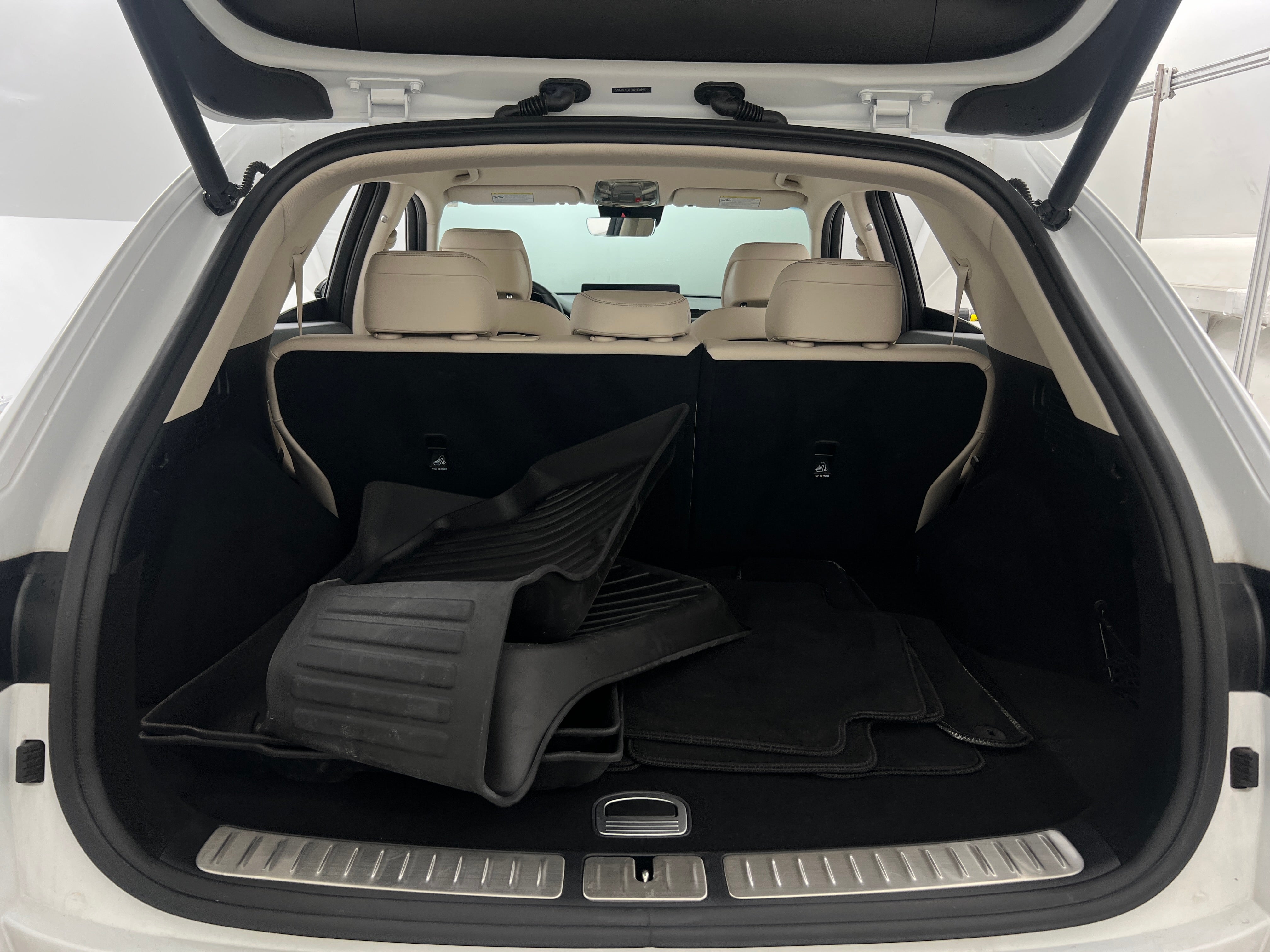 2024 Genesis GV70 Standard 6