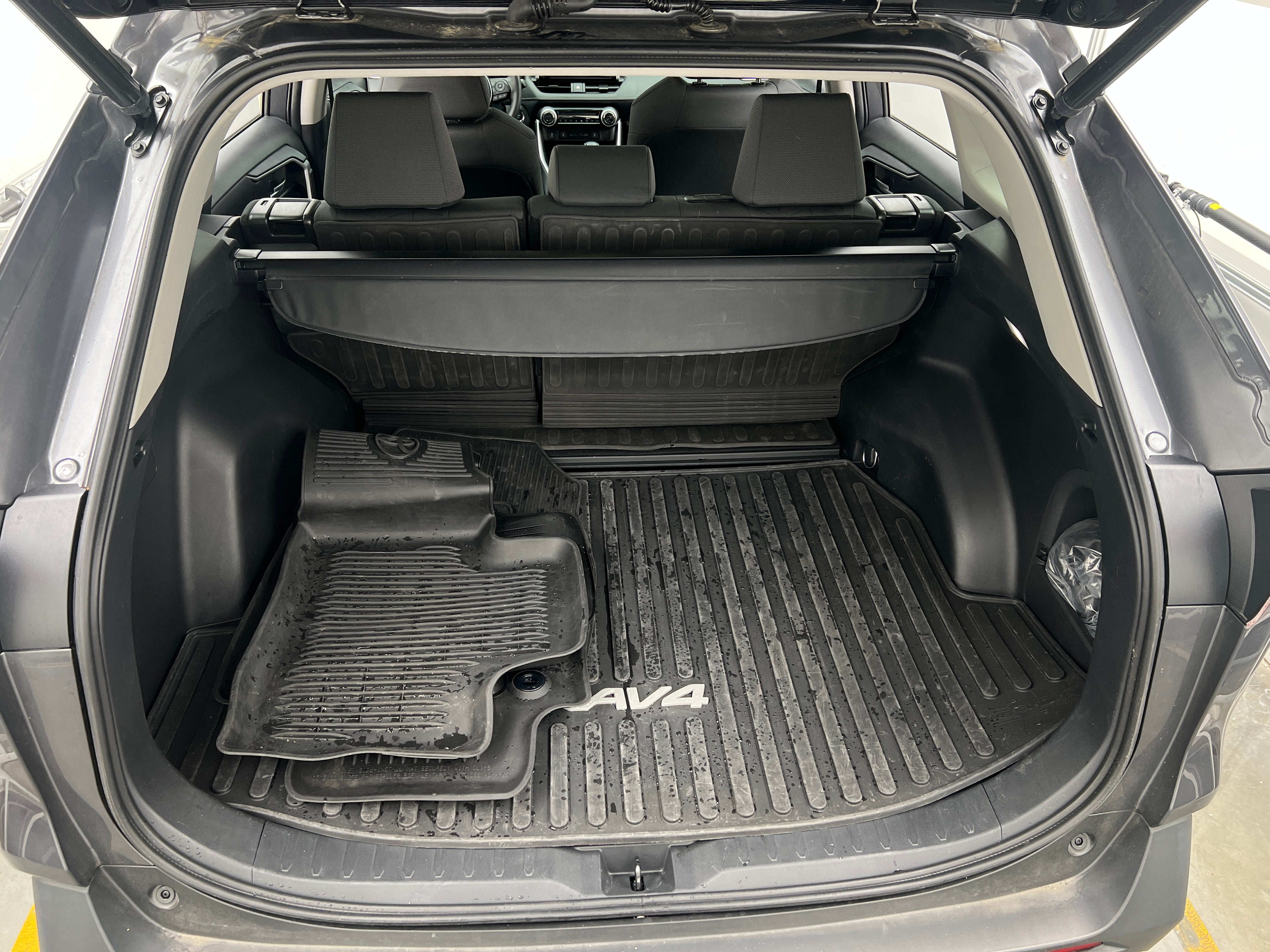 2023 Toyota RAV4 XLE 7
