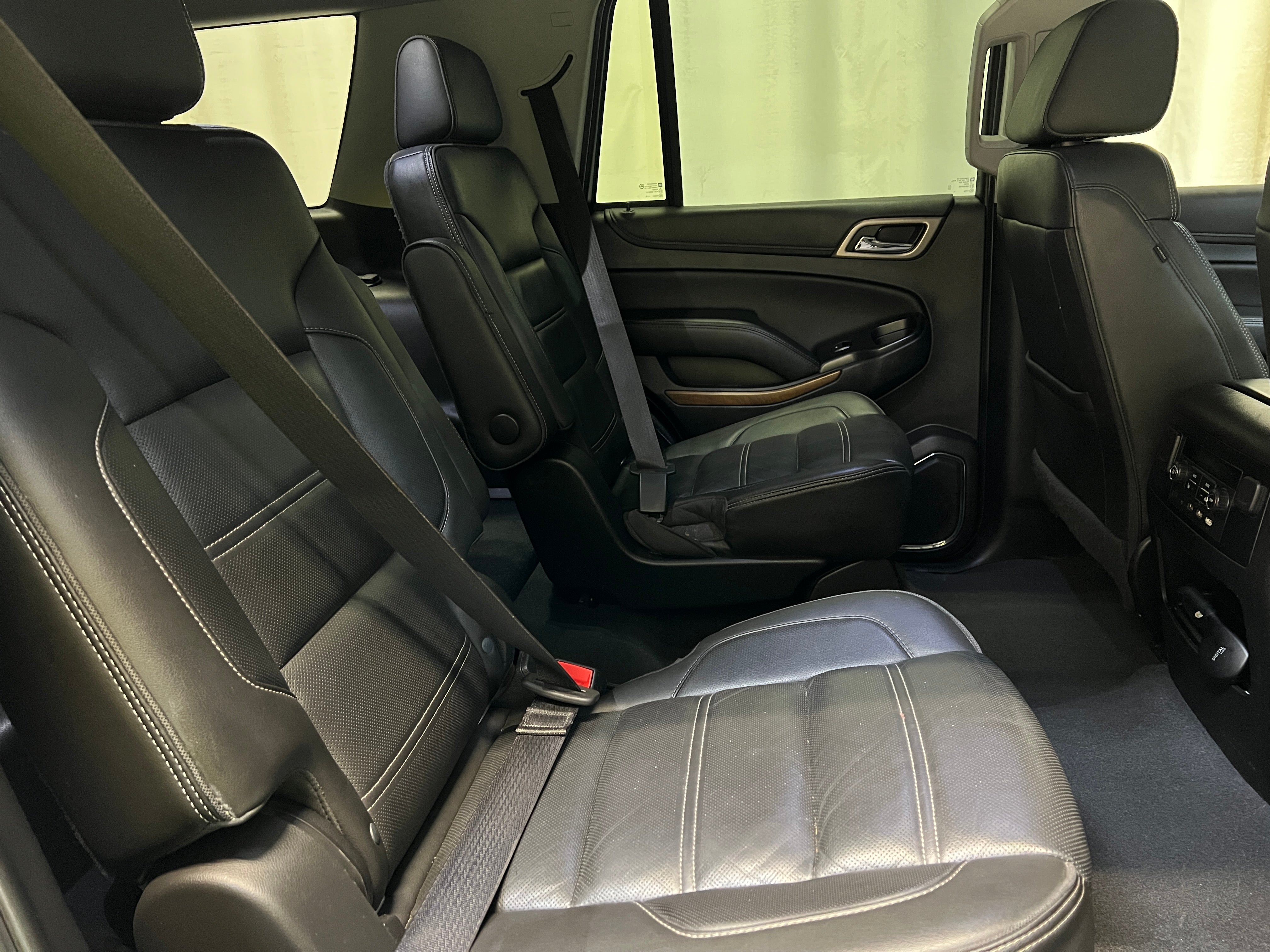 2019 GMC Yukon Denali 5