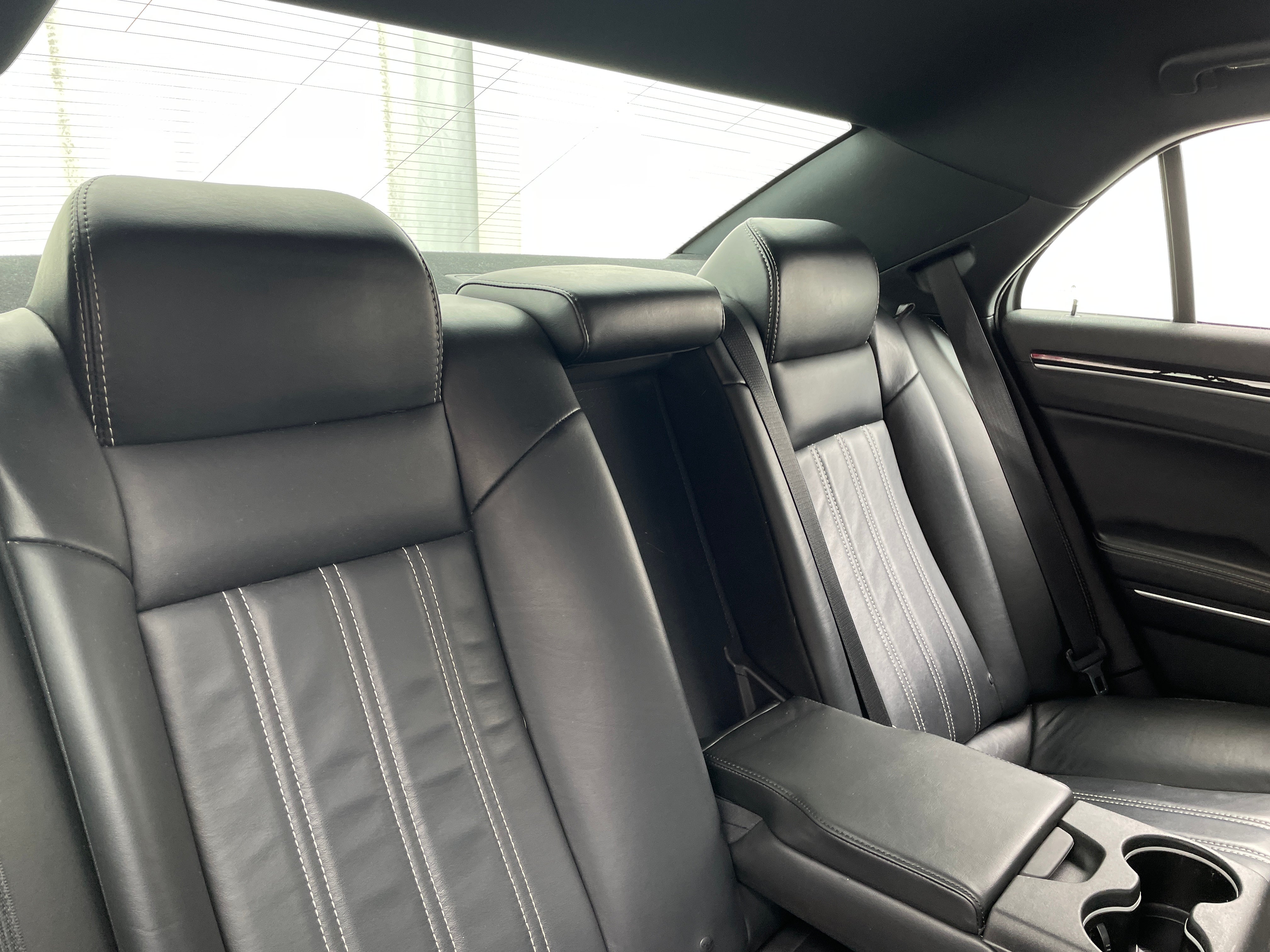 2017 Chrysler 300 S 5