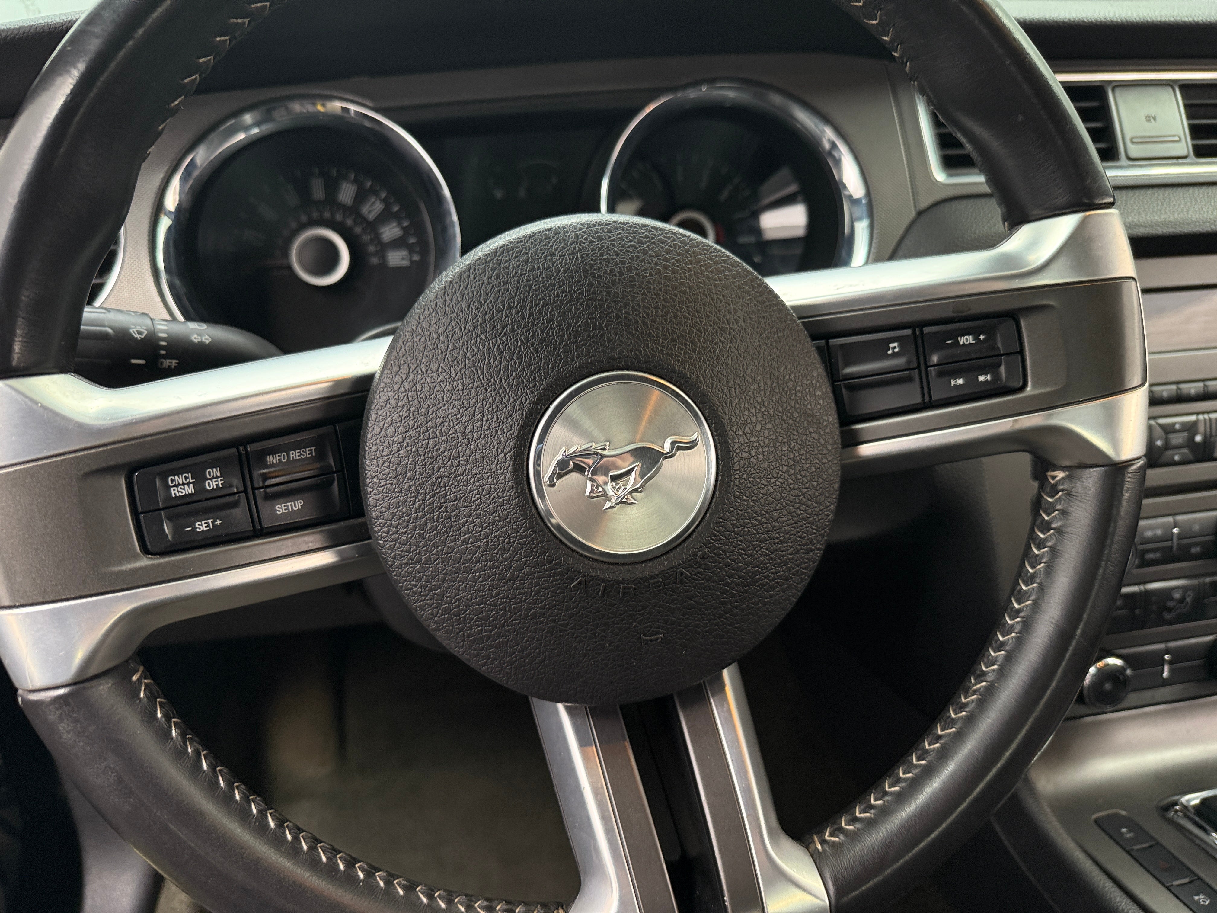 2014 Ford Mustang V6 5