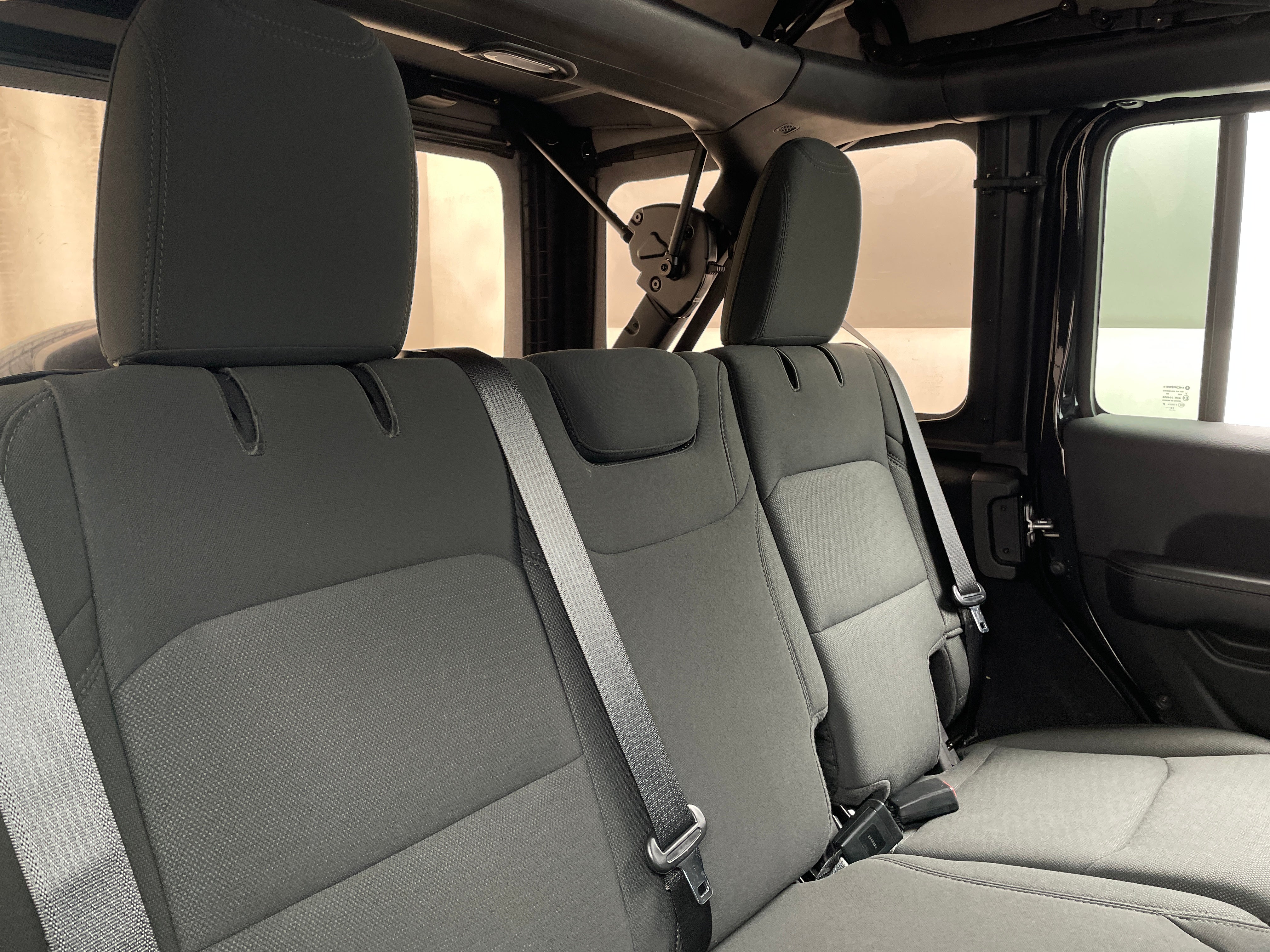 2021 Jeep Wrangler Unlimited Sahara 6
