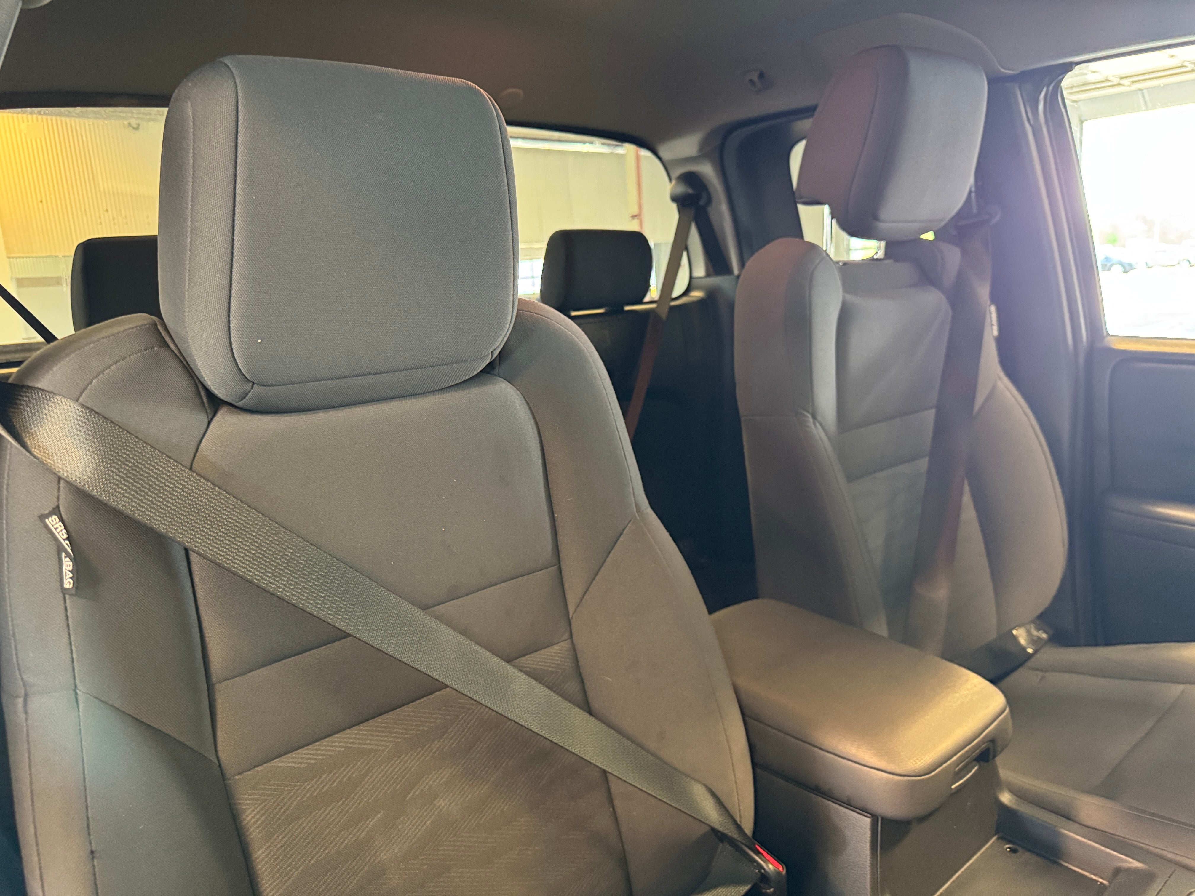 2024 Nissan Frontier S/C 2
