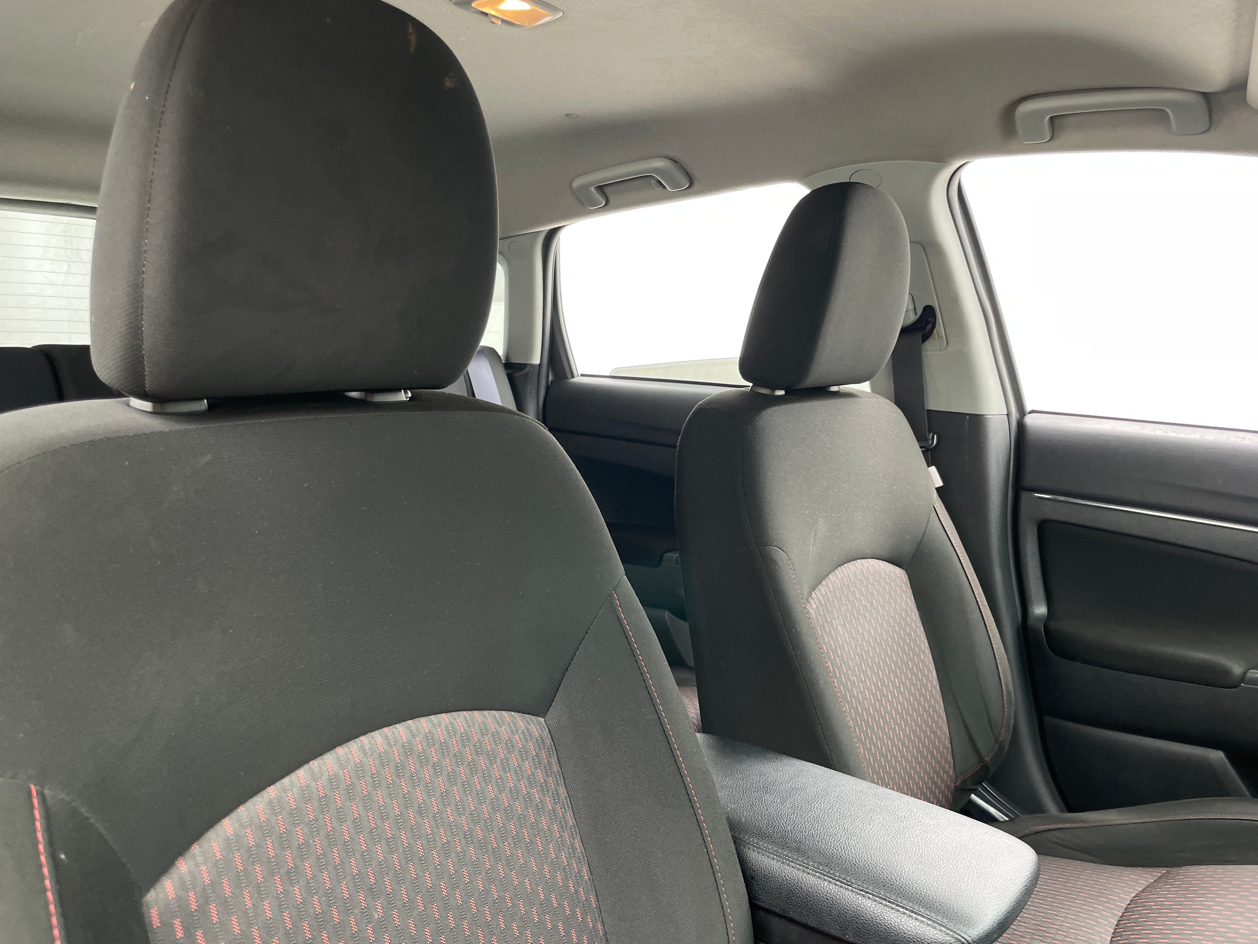2019 Mitsubishi Outlander Sport LE 2