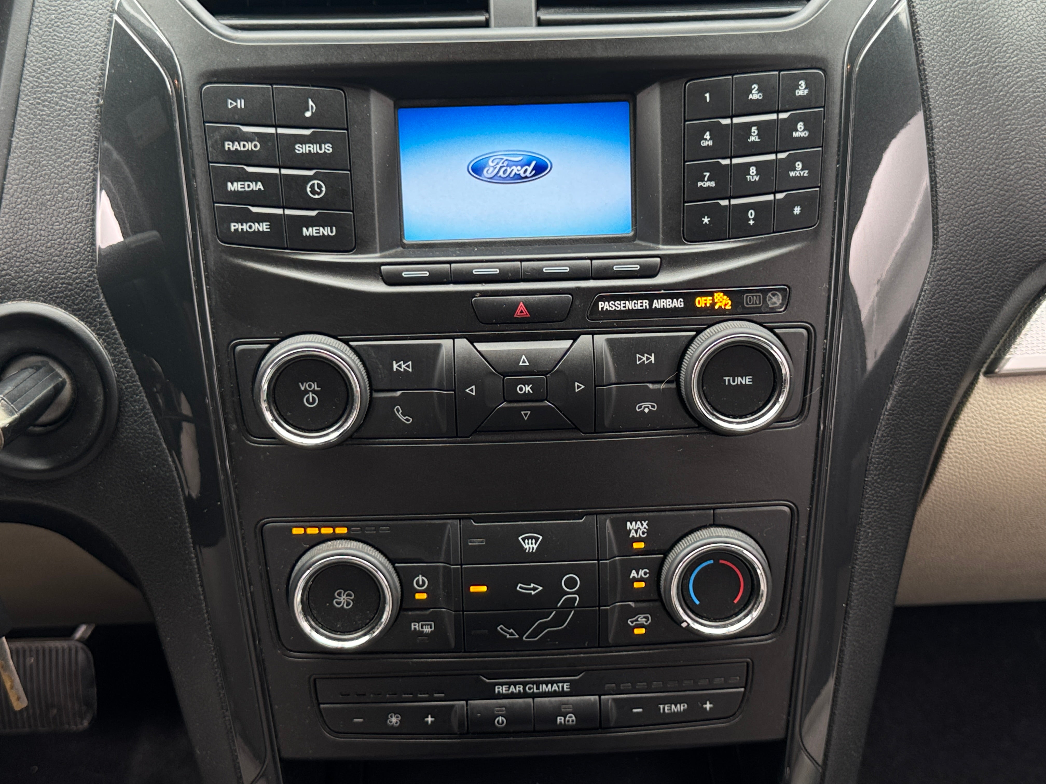 2019 Ford Explorer Base 4