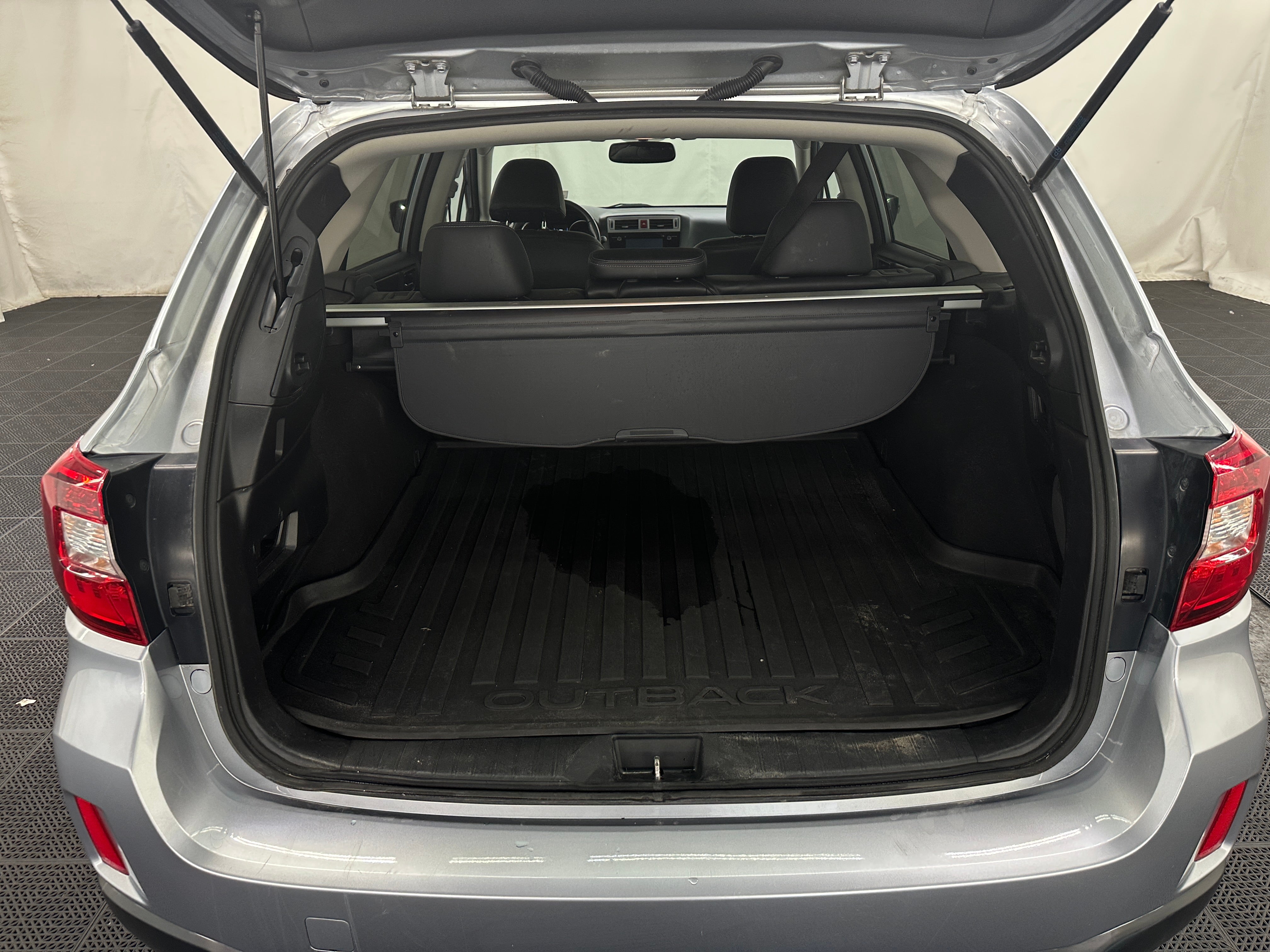 2016 Subaru Outback 2.5i Limited 6