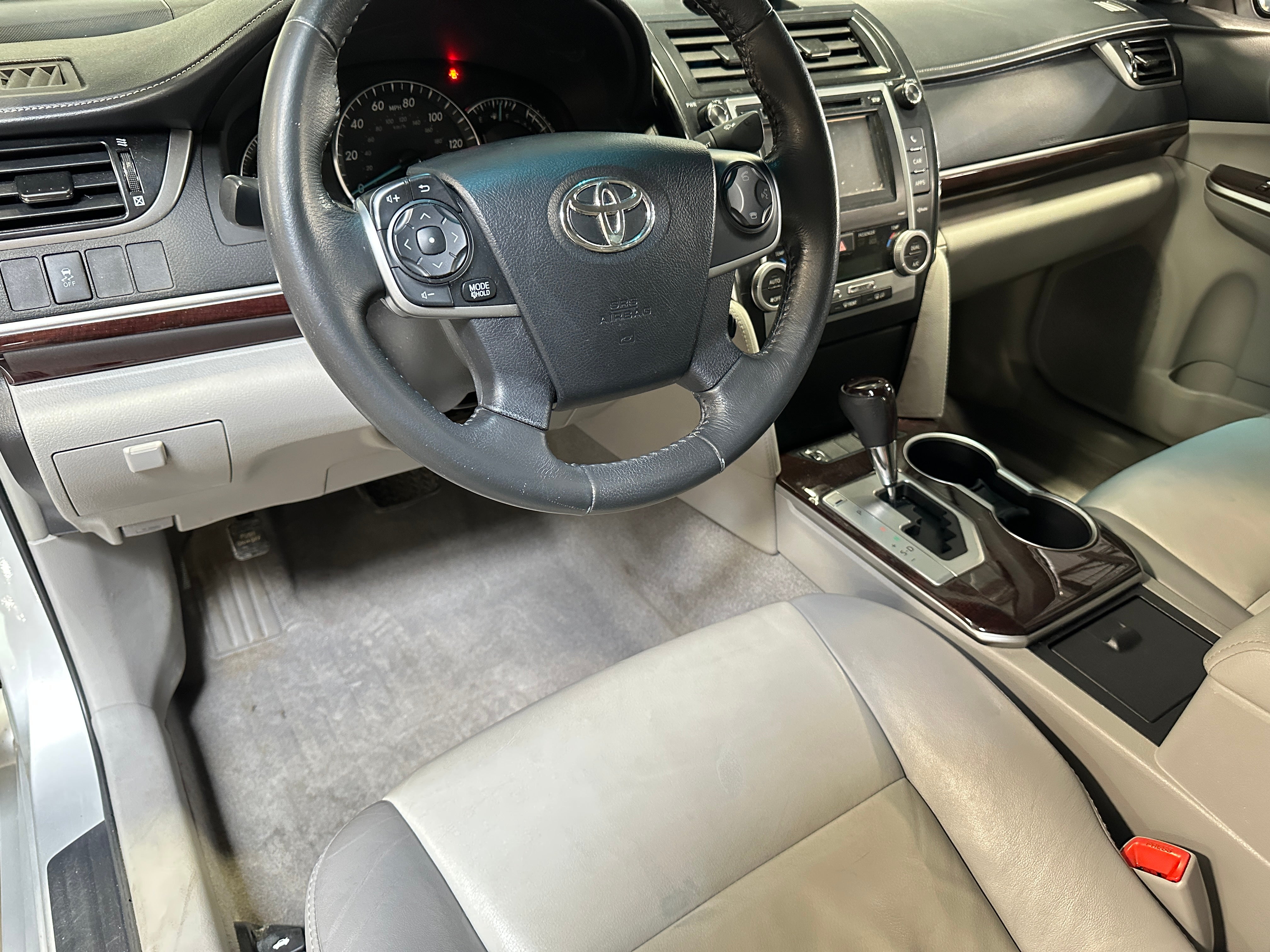2012 Toyota Camry XLE 2